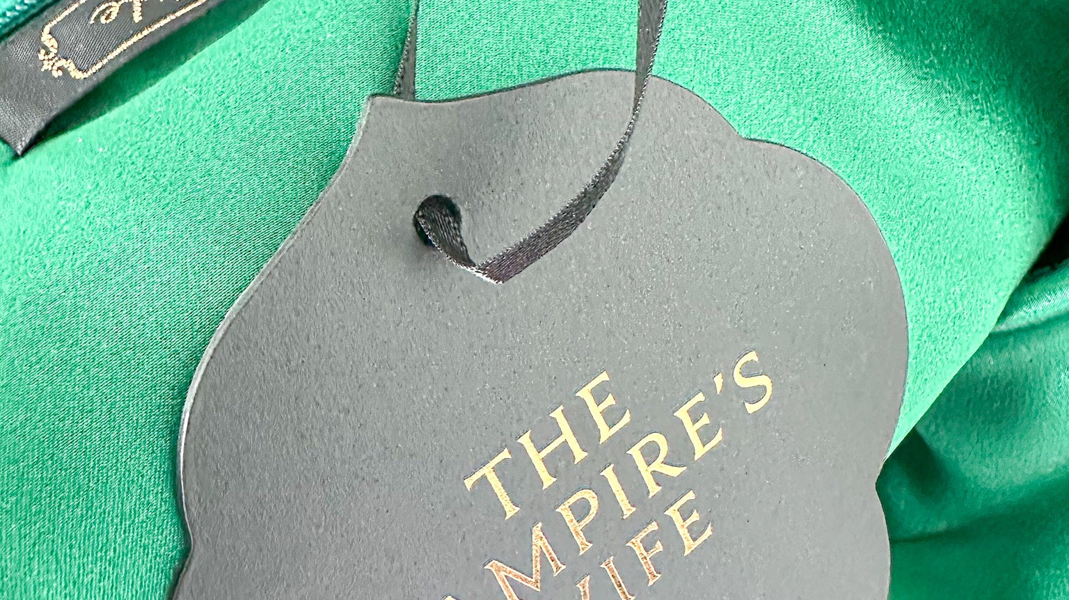 The Vampire's Wife Sample Sale Online October 2024 - All the details - House Of Huntington