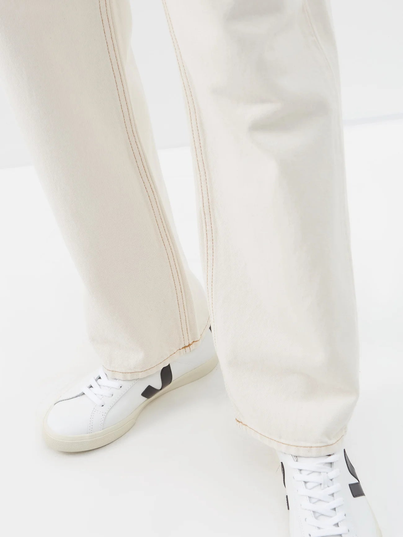 RE/DONE 90S Low Slung Rinsed Birch Jeans - House Of Huntington