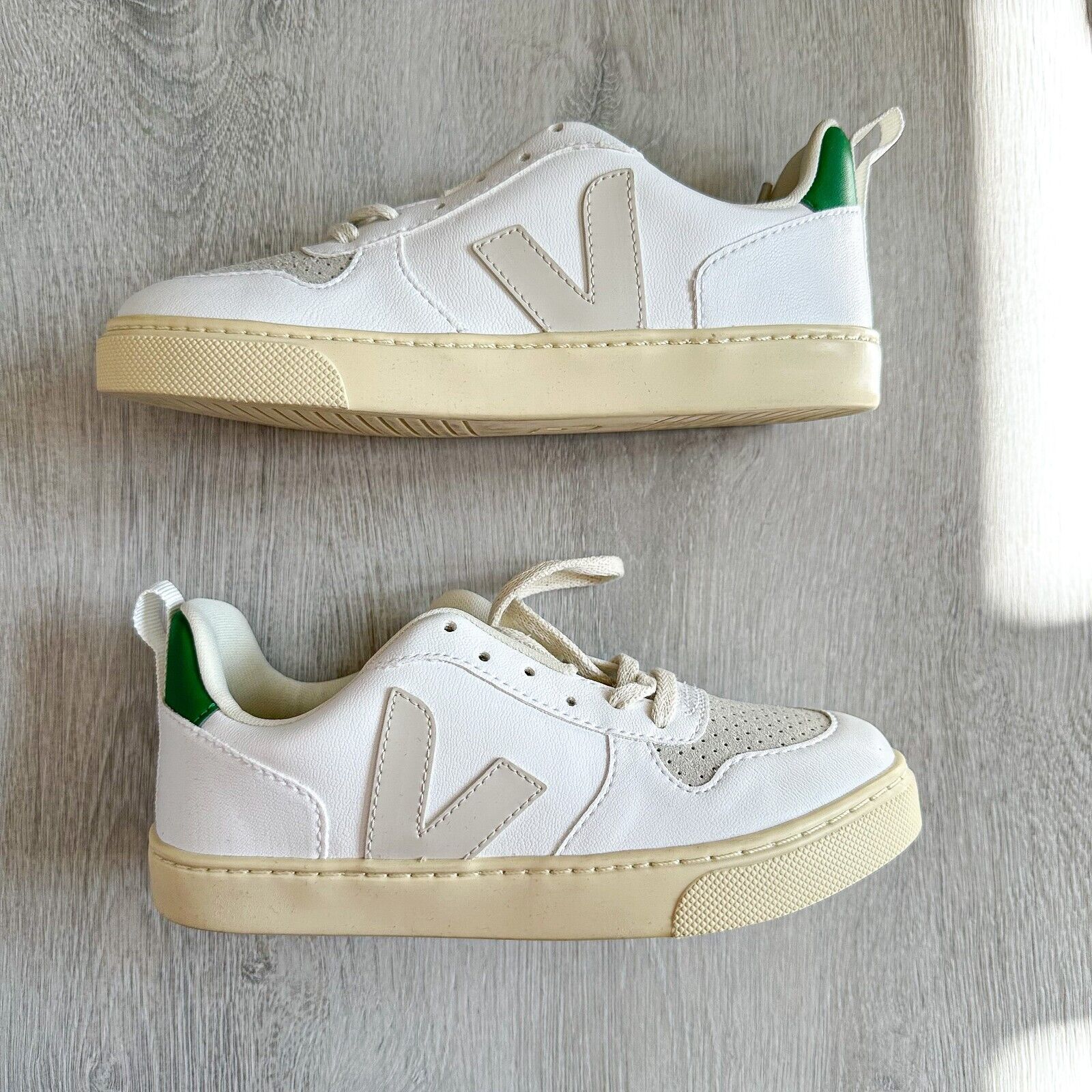 VEJA White Grey Green V Logo Trainers - House Of Huntington
