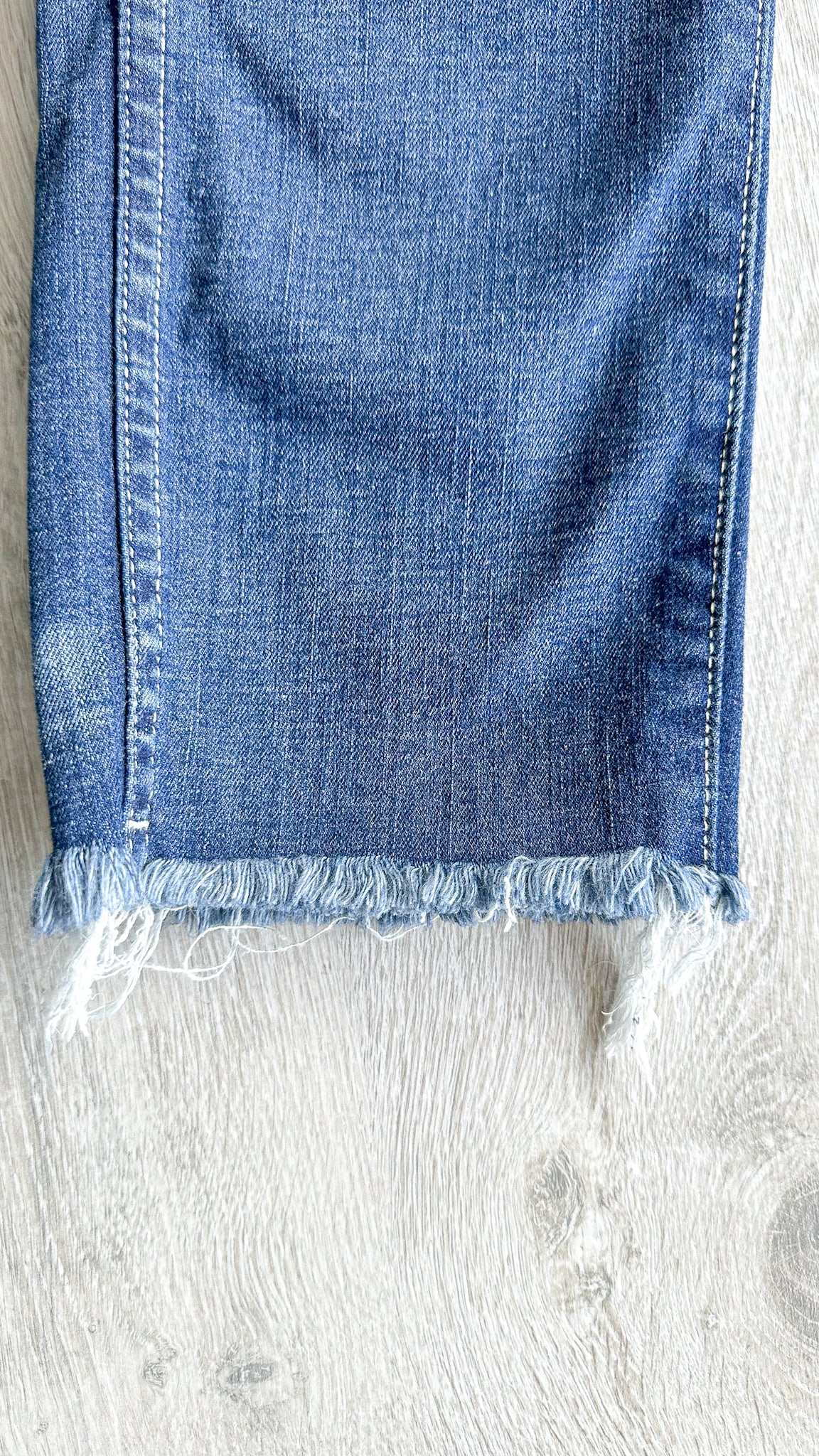 Madewell Slim Straight Denim Jeans Raw Hem Edition - House Of Huntington