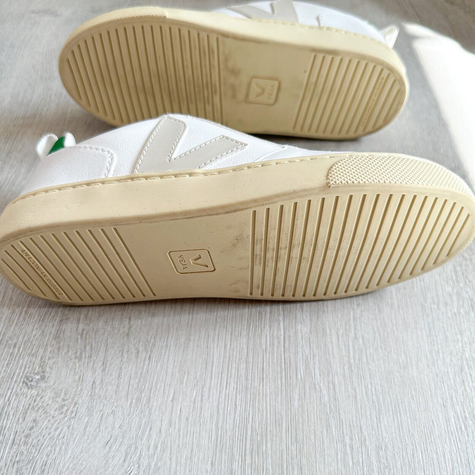 VEJA White Grey Green V Logo Trainers - House Of Huntington