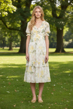 Robe midi Needle & Thread en mousseline avec imprimé floral rose et coupe ballerine