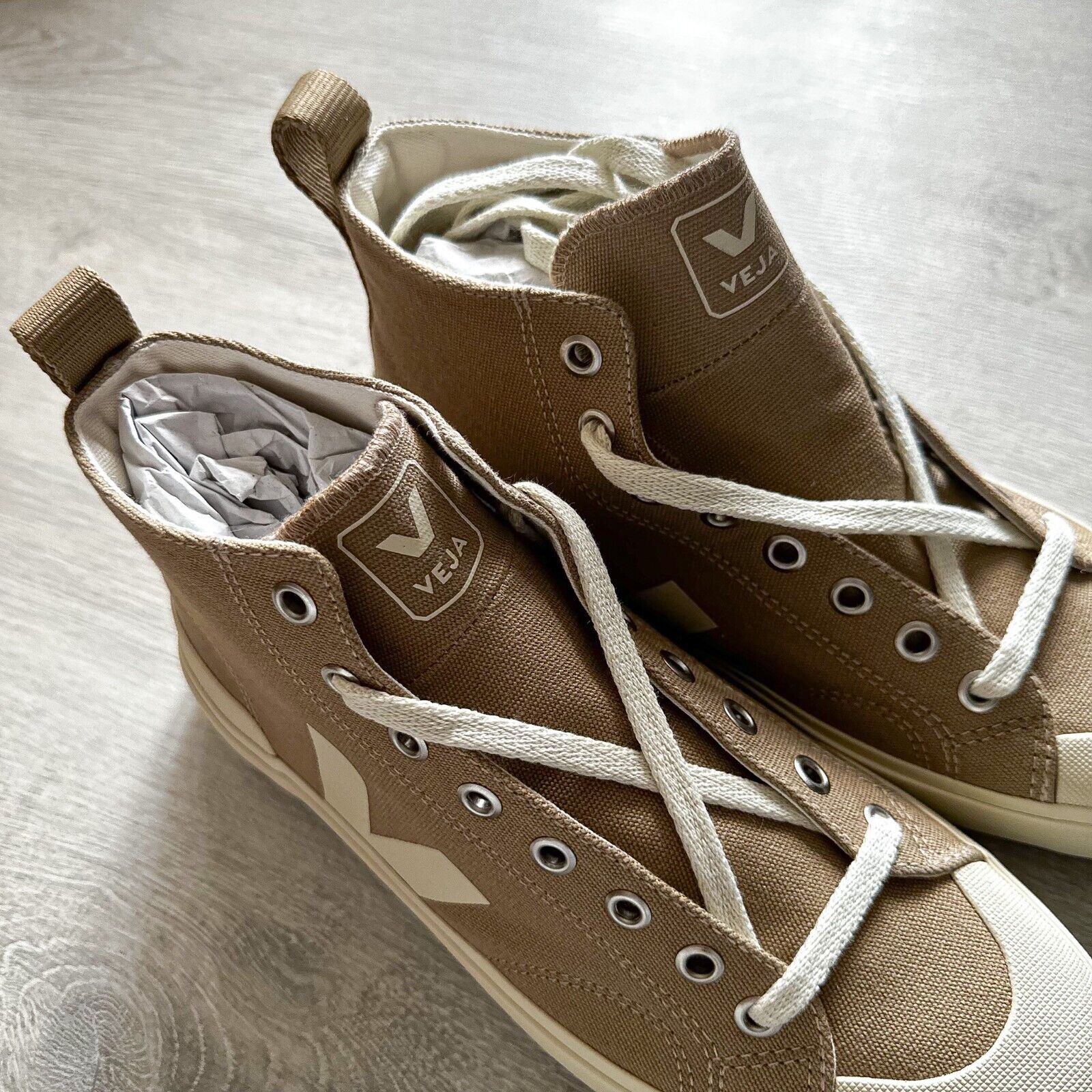 VEJA Nova Brown High Top Logo Trainers Sneakers - House Of Huntington