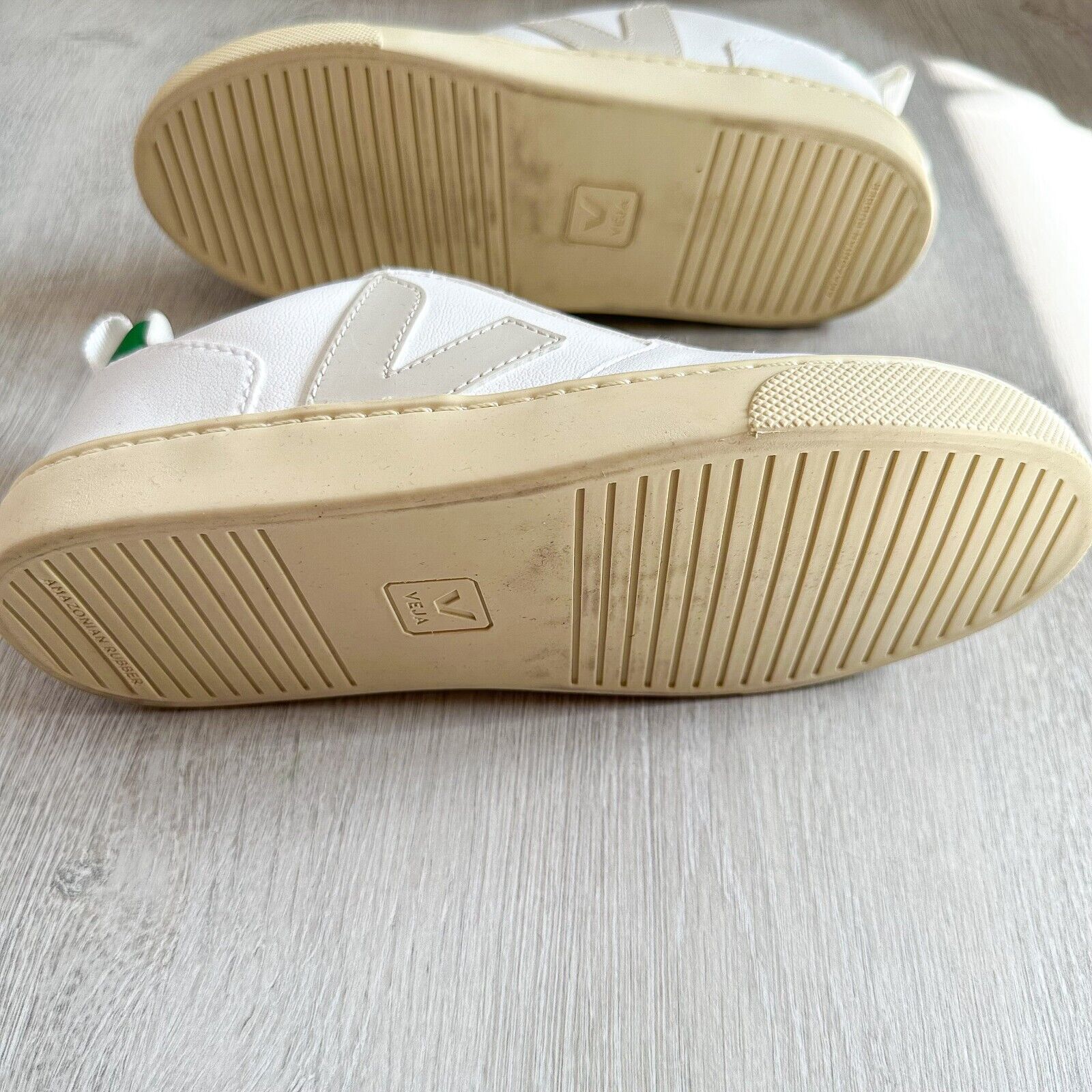 VEJA White Grey Green V Logo Trainers - House Of Huntington