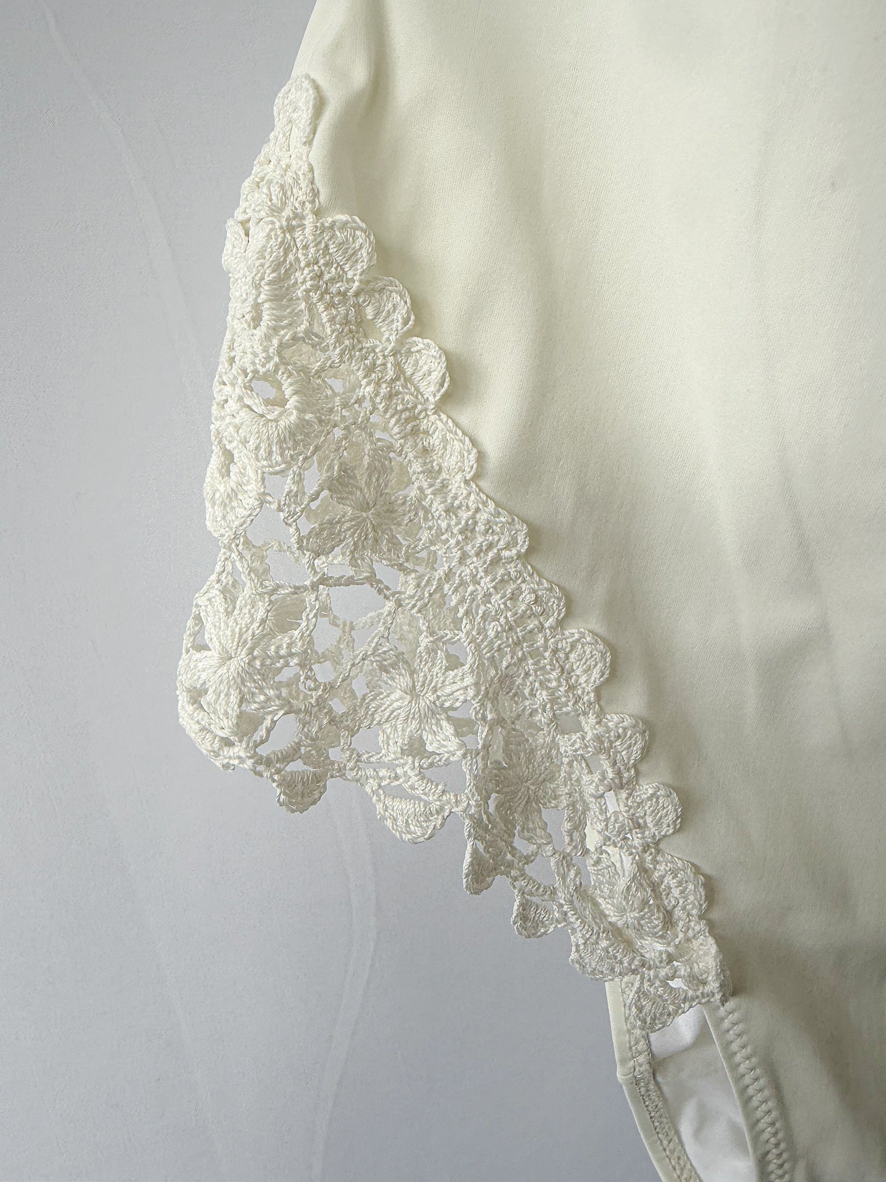 Pain De Sucre Cream Crochet Hip Sides V-neck Swimsuit