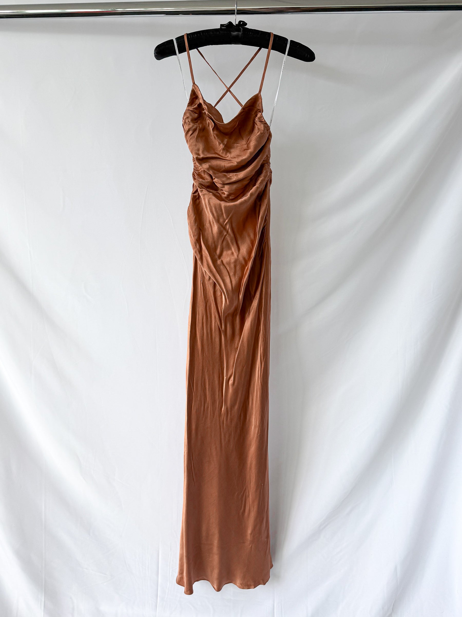 Robe fourreau dos nu froncé La Lune Shona Joy