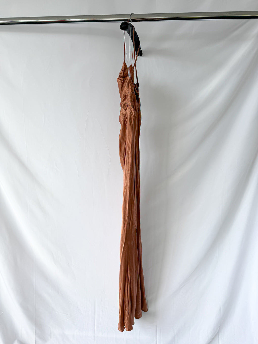 Robe fourreau dos nu froncé La Lune Shona Joy