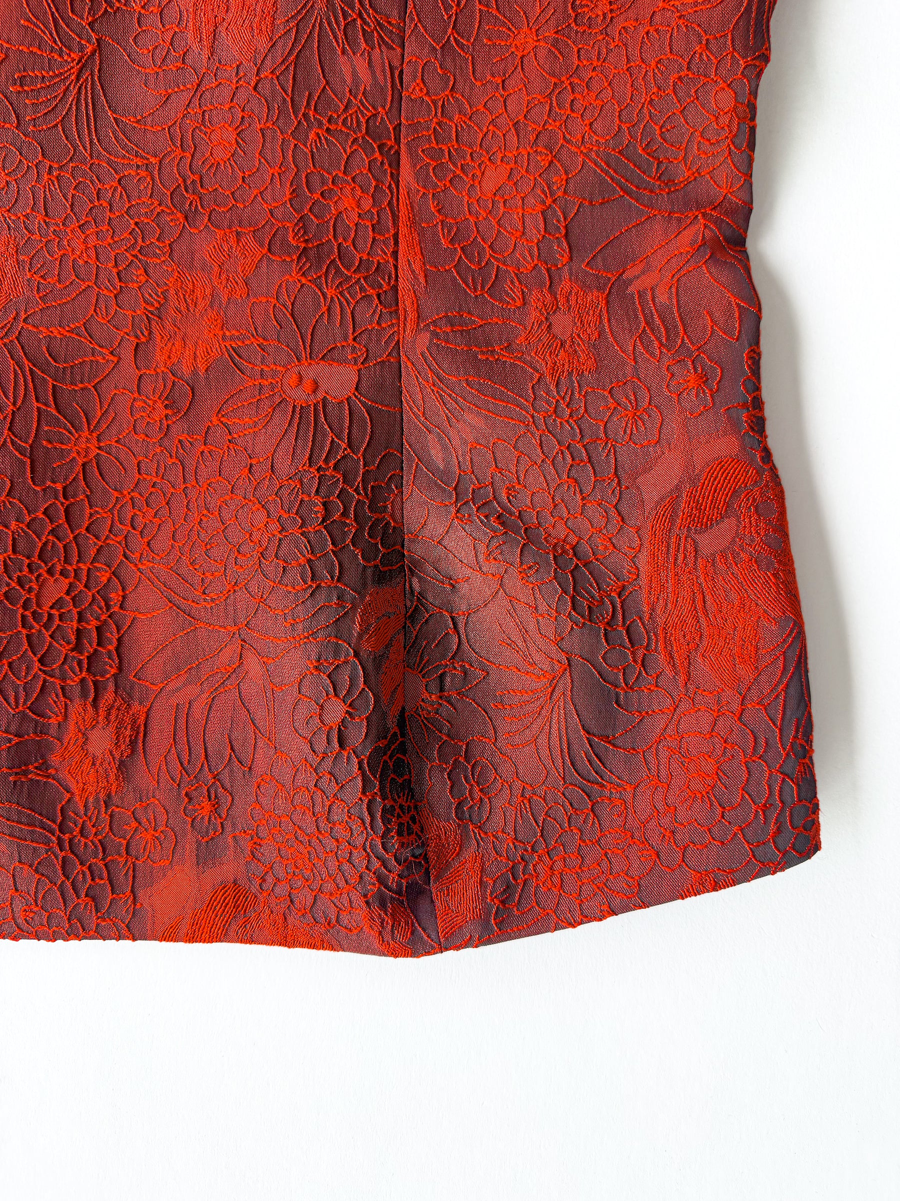 Reformation Giorgia Trägerloses Oberteil aus rotem Blumen-Jacquard