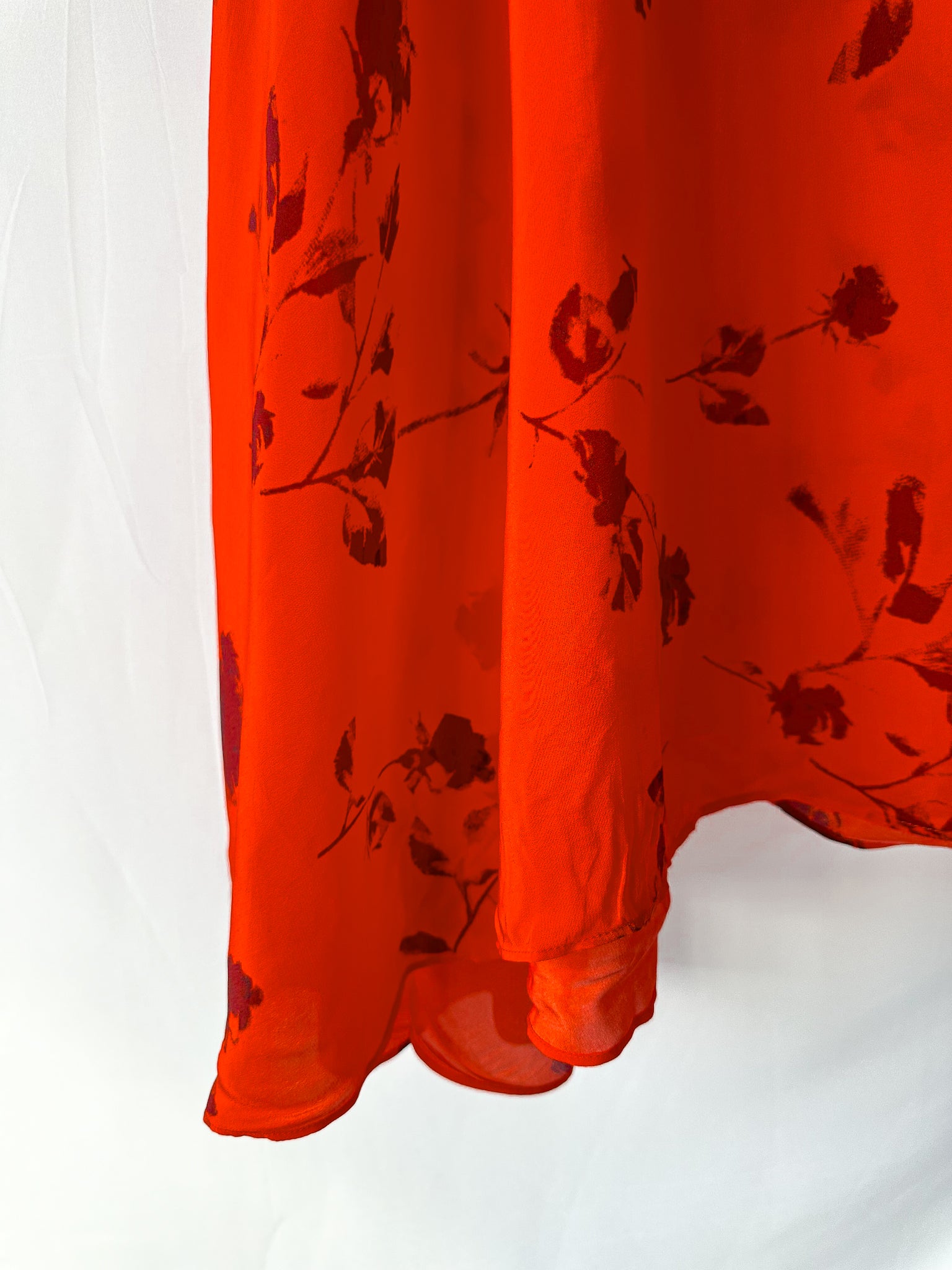 Jupe Yolanda asymétrique à fleurs rouges Preen Line