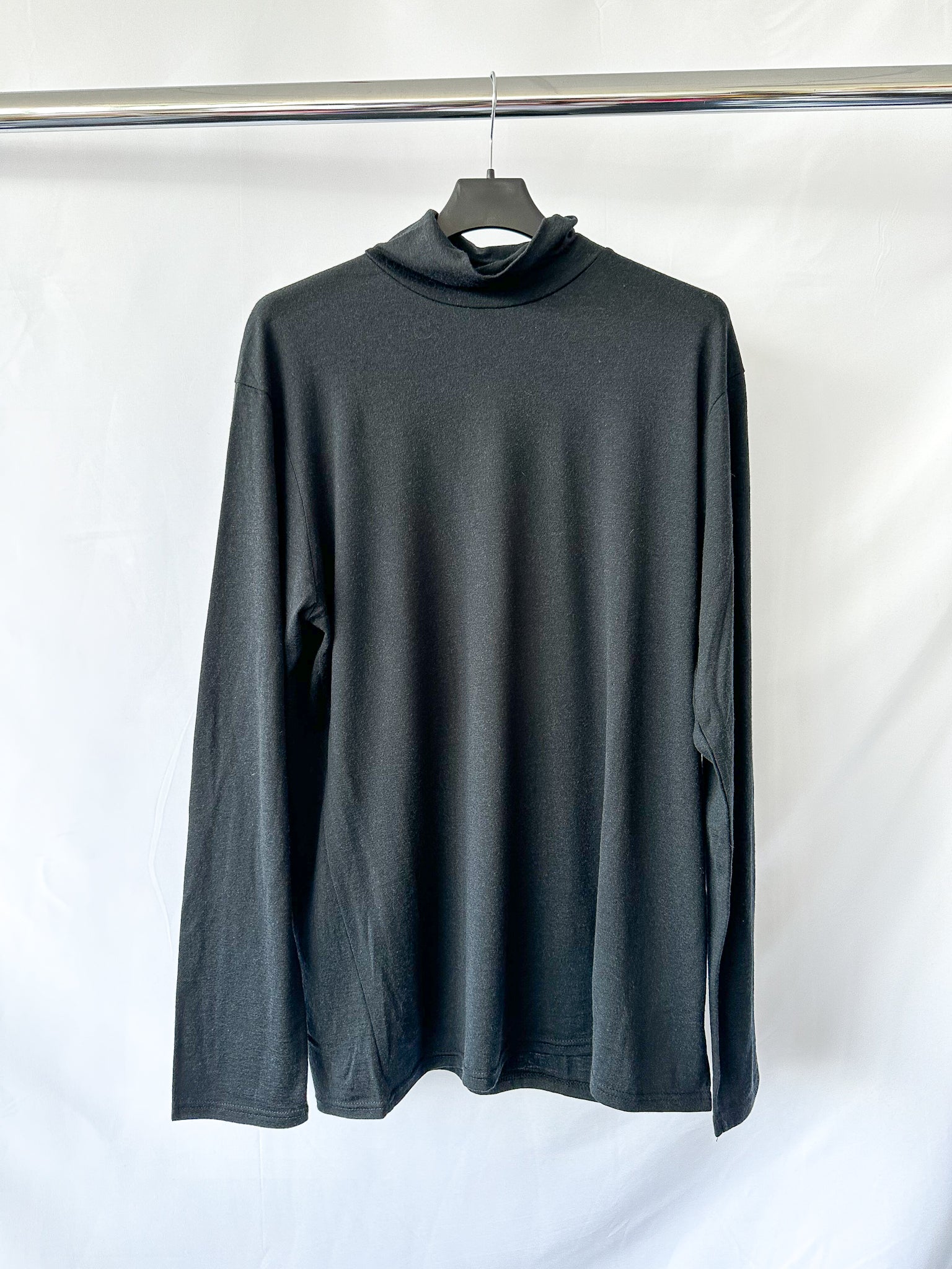 Private White VC Pullover aus Merinowolle, dunkelgrau, Rollkragen