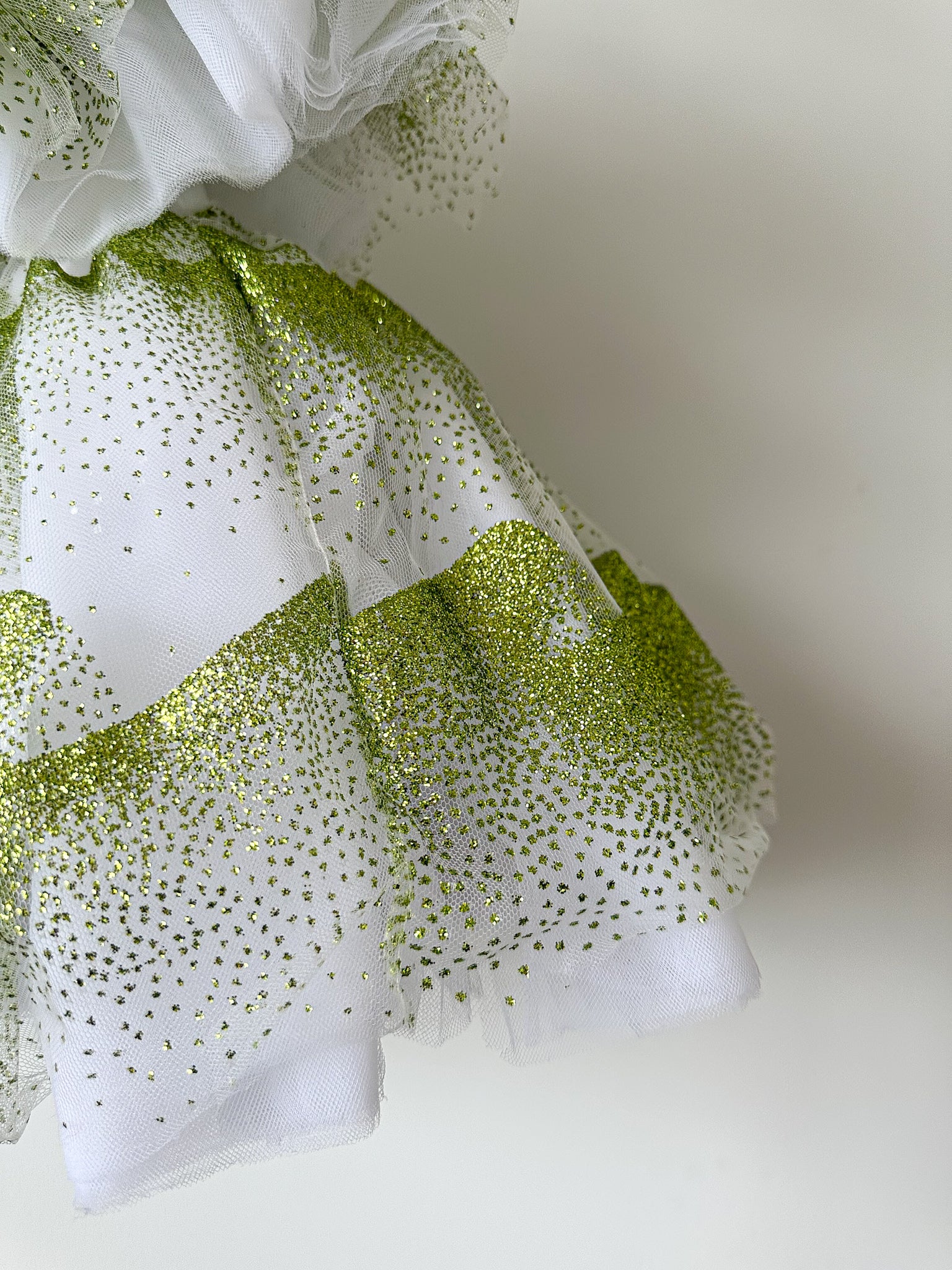 Halpern Shimmery Green Tiered Tulle Poofy Ruffle Strapless Mini Dress