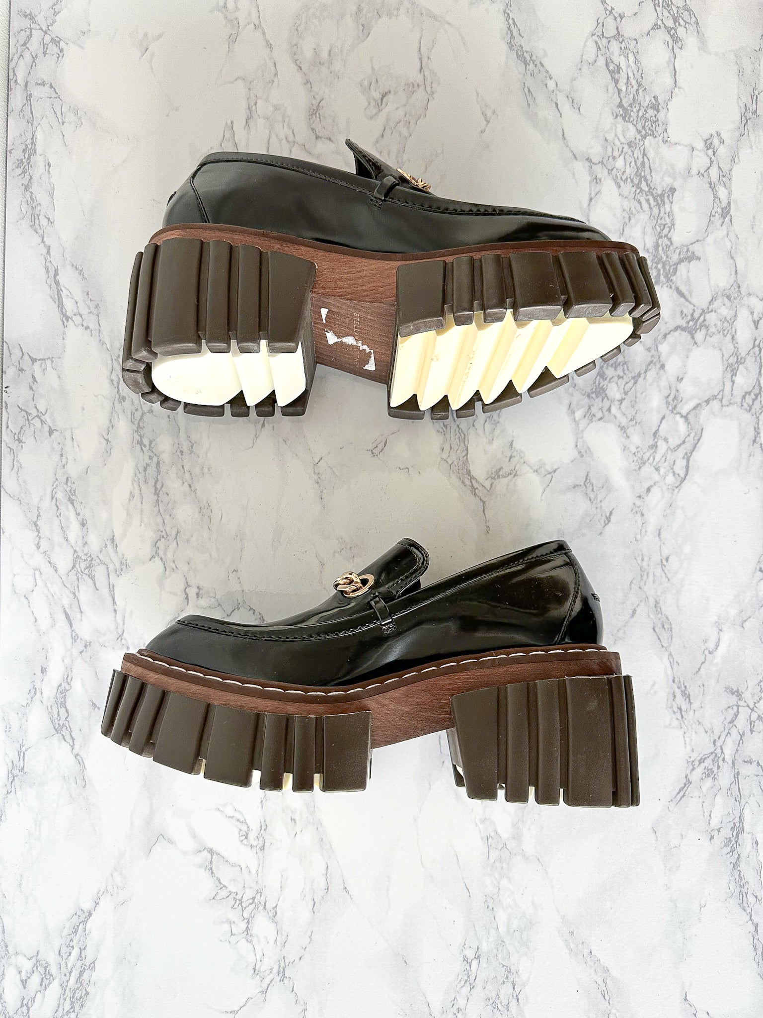 Stella McCartney プラットフォームシューズ　エミリー　ローファー STELLA MCCARTNEY Black Emilie Chain-Strap Faux-Leather Platform