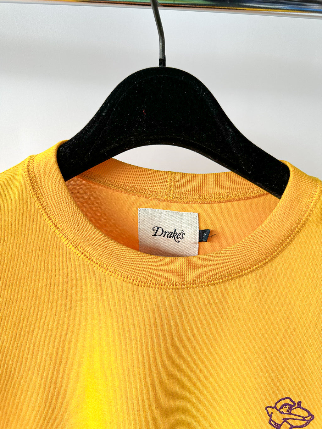 드레이크의 코발트 블루 반팔 하이킹 티셔츠