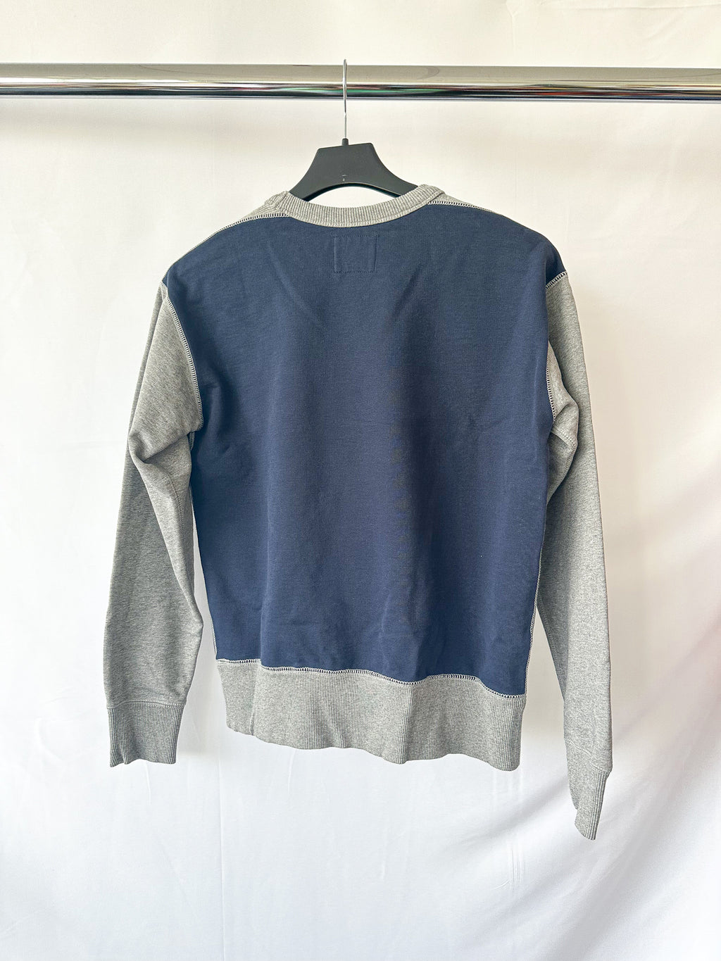 Baju Peluh Badan Kontras Tentera Laut dan Kelabu Drake