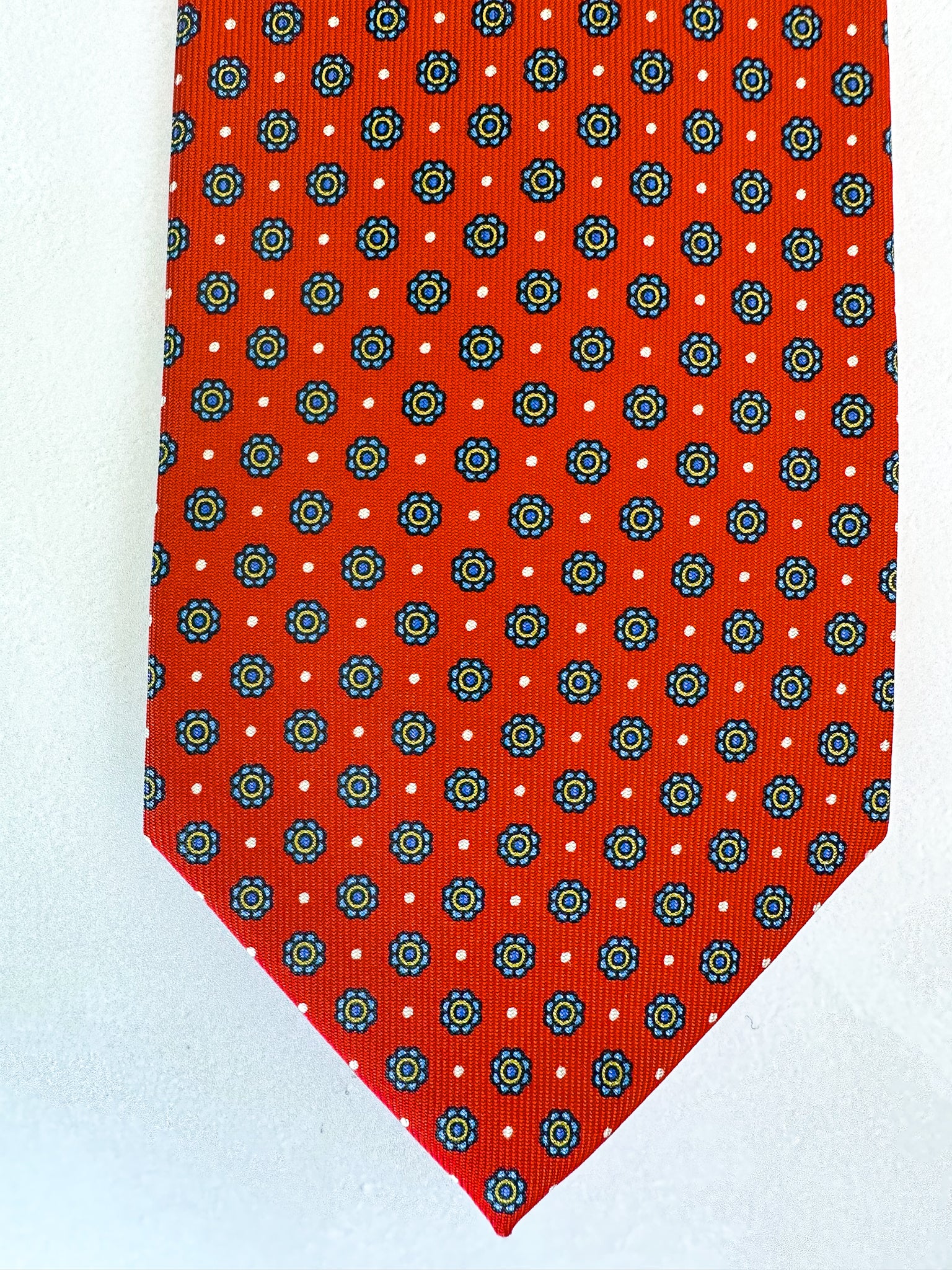 Drake's Red Daisy Floral Print Silk Tie