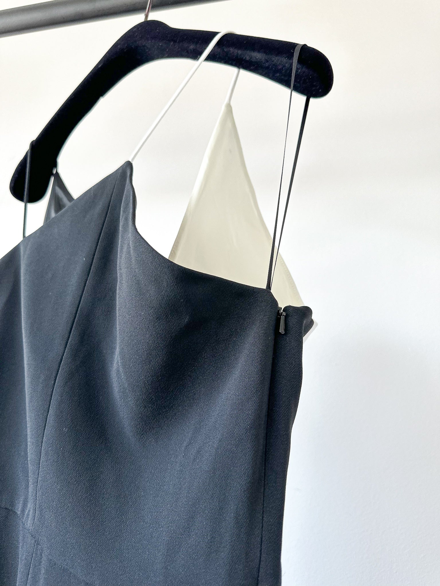 David Koma Monochrome Crepe V-Cut Strappy Black White Jumpsuit - House Of Huntington