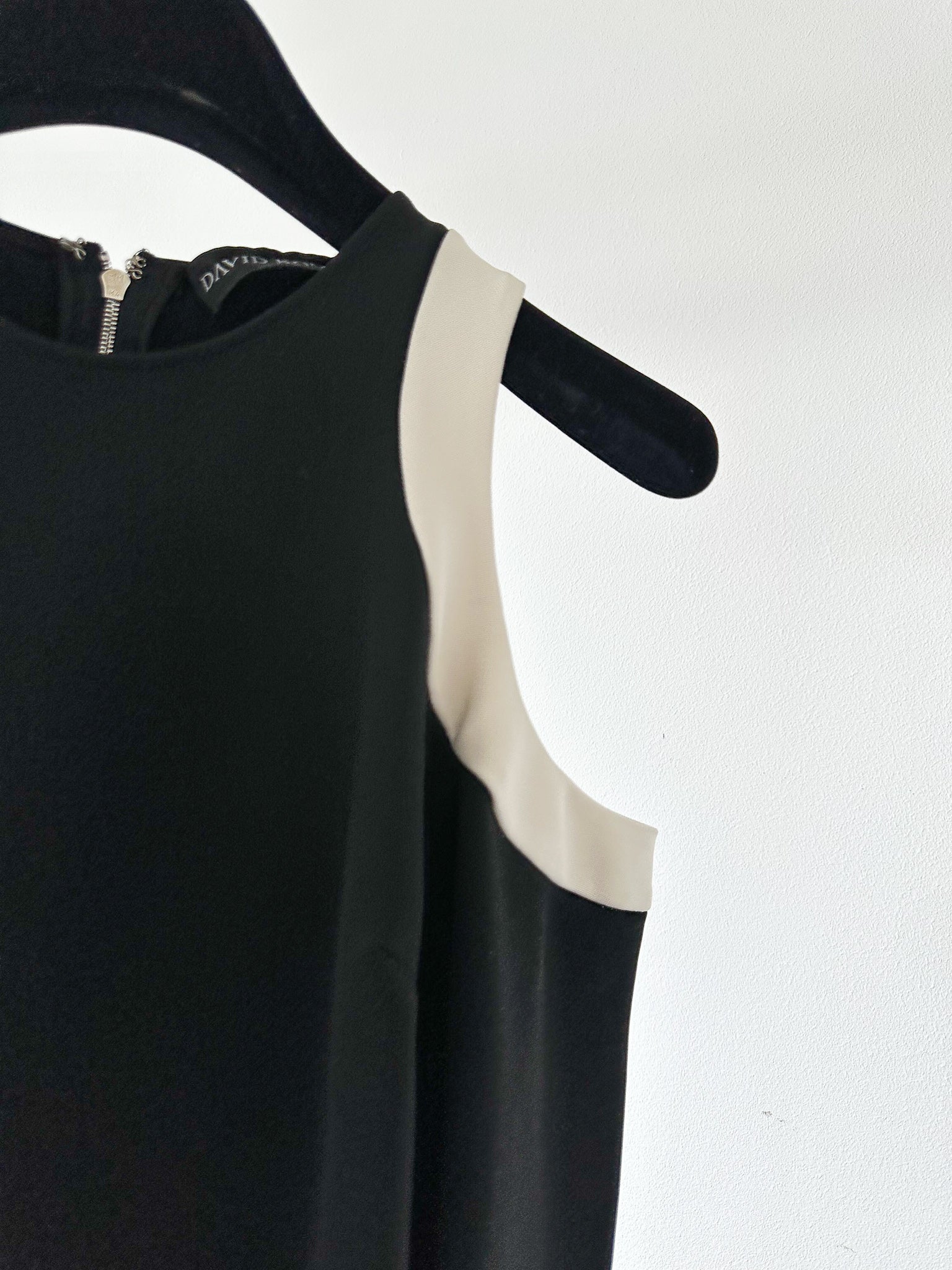 David Koma Black Cold Shoulder Long Sleeve Crepe Shift Dress - House Of Huntington