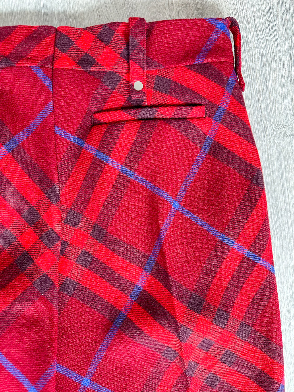 Pantalon droit taille mi-haute en laine rouge à carreaux Burberry