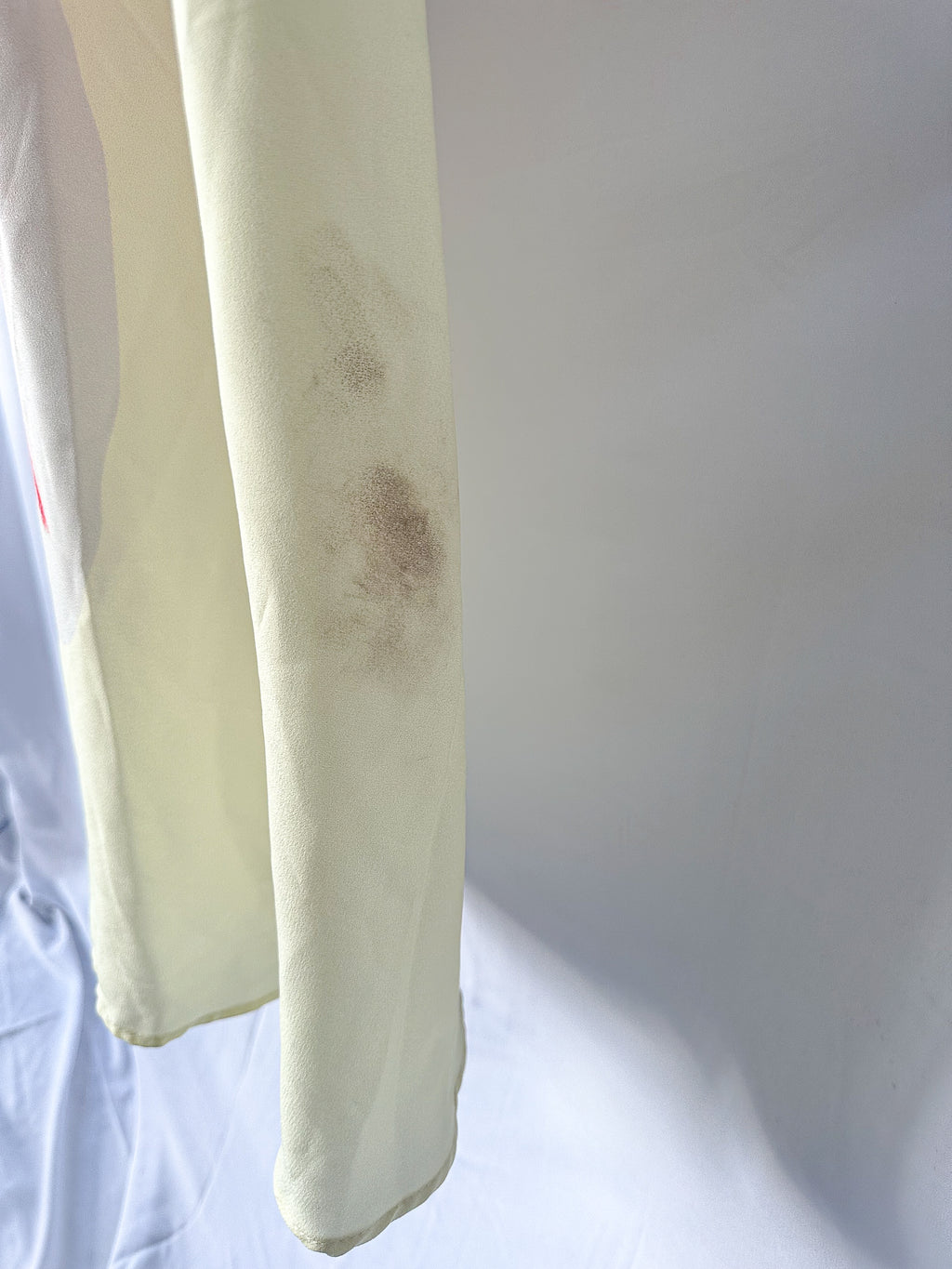 Trägerloses Maxikleid mit Orchideen-Print und Gürteldetail auf der Rückseite – Rat and Boa