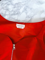 Robe courte évasée en taffetas rouge à col en cœur Alexander McQueen