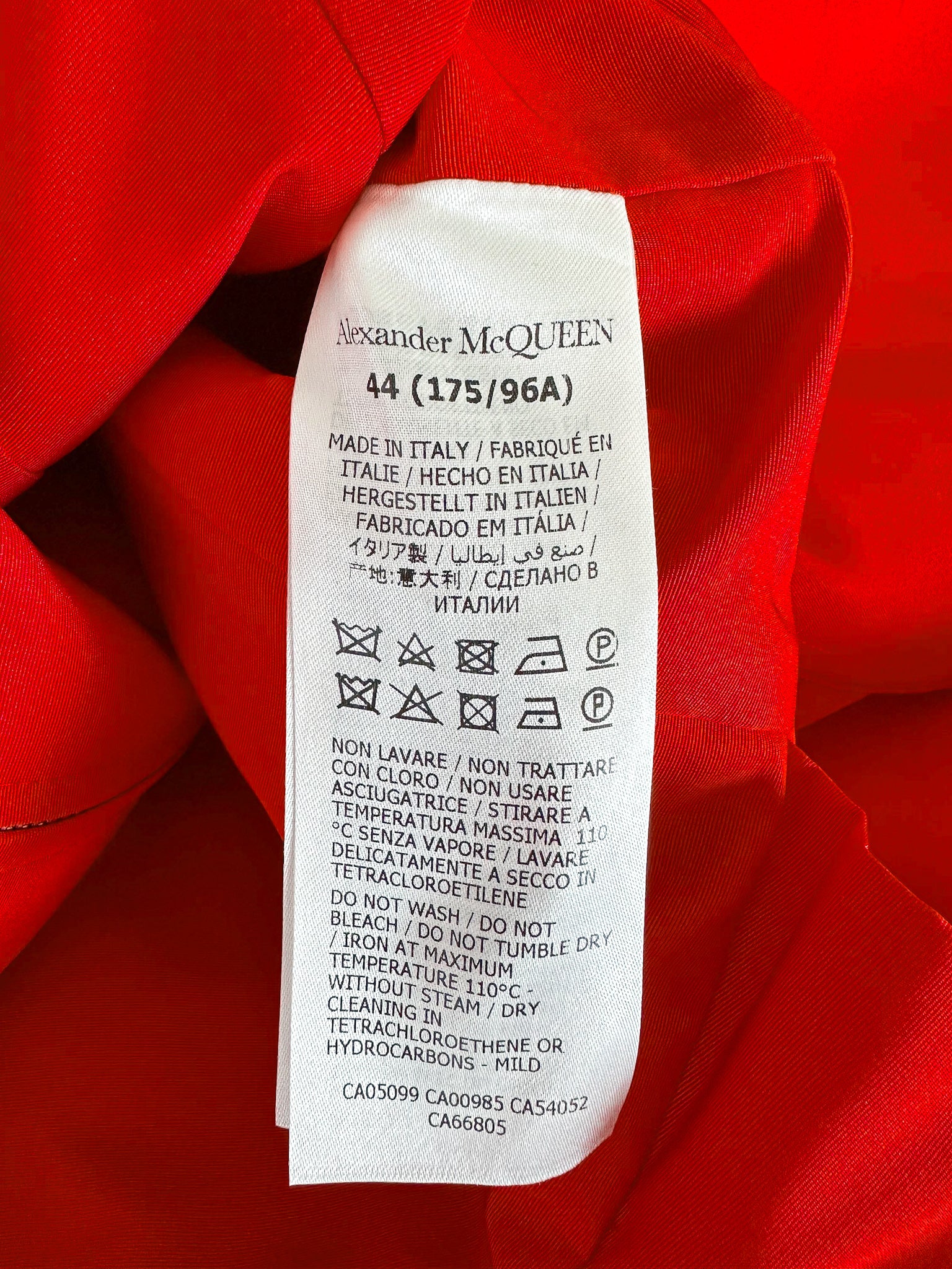 Robe courte évasée en taffetas rouge à col en cœur Alexander McQueen