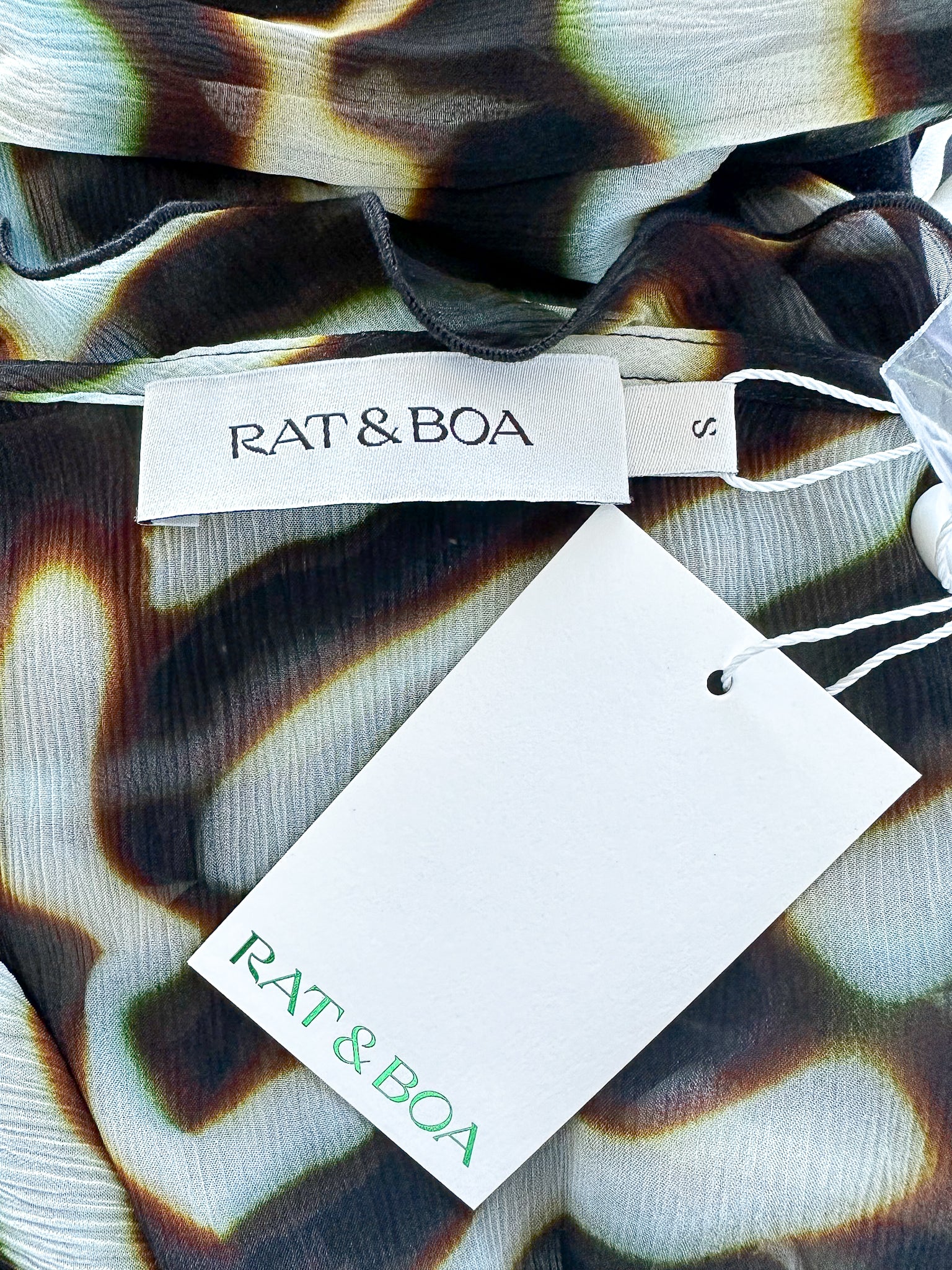 Rat and Boa – Astra – Chiffon-Tunika-Maxikleid mit Animalprint