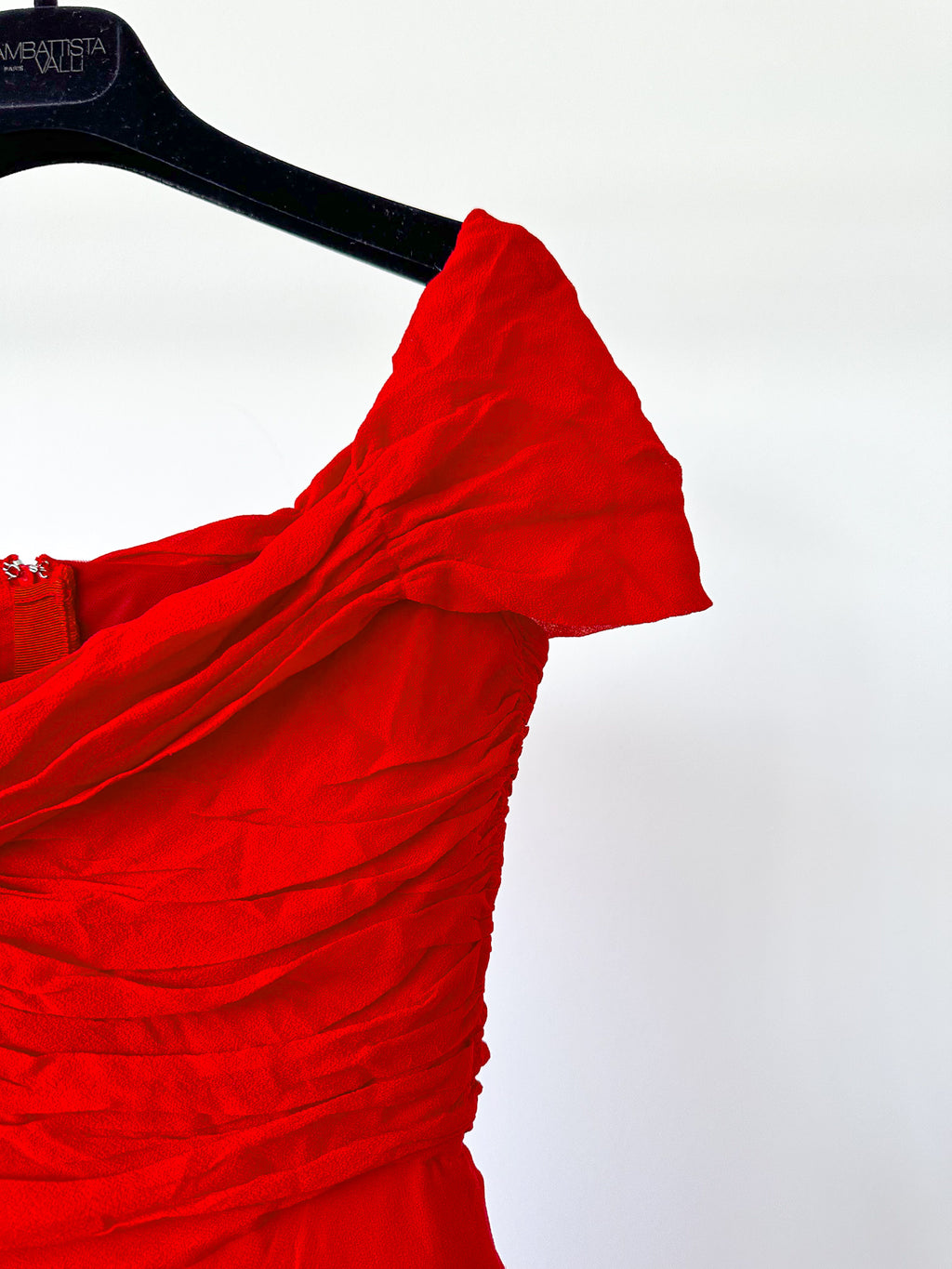 Giambattista Valli – Rotes Tüllkleid mit Herzausschnitt