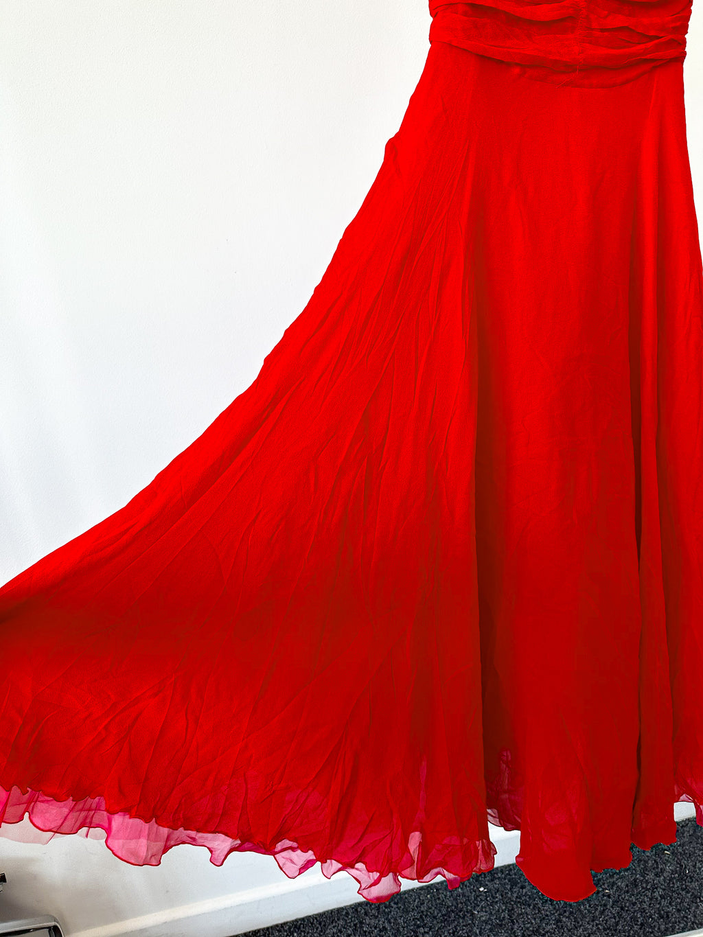 Giambattista Valli – Rotes Tüllkleid mit Herzausschnitt