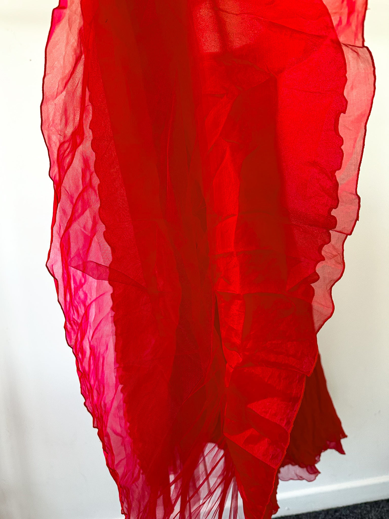 Giambattista Valli – Rotes Tüllkleid mit Herzausschnitt