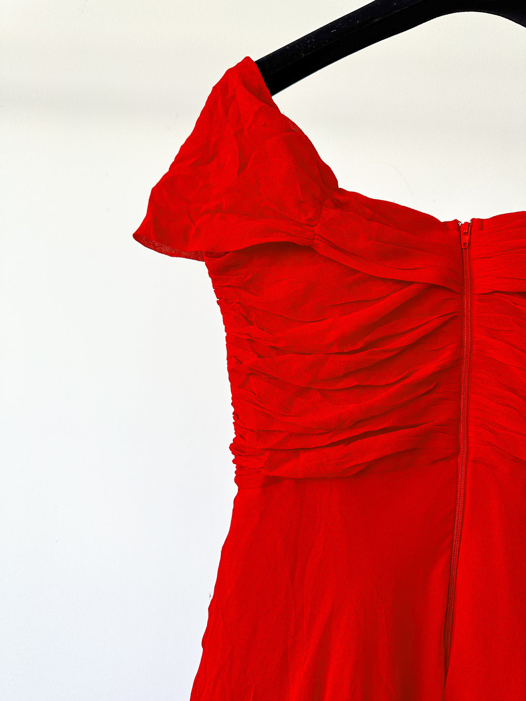 Giambattista Valli – Rotes Tüllkleid mit Herzausschnitt