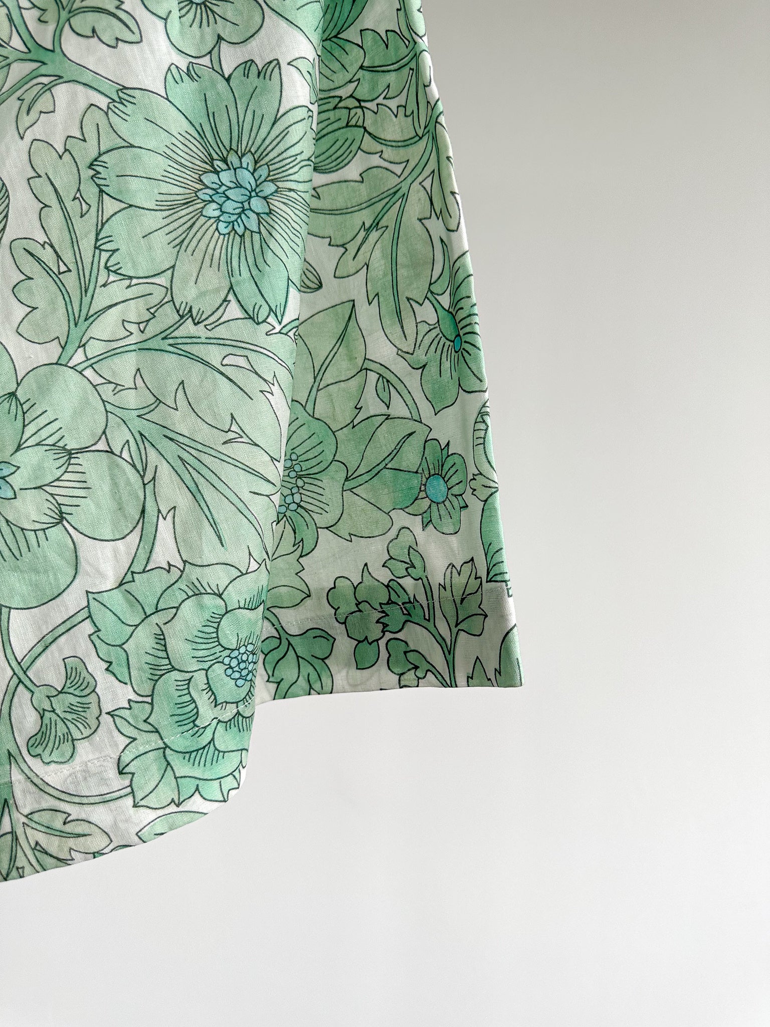 The Vampire's Wife The Persuasion Linen Floral Green High Waist Shorts - House Of Huntington