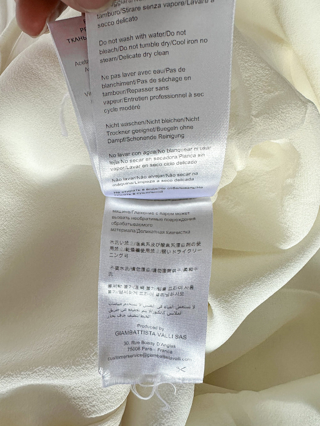 16ARLINGTON象牙白Minelli羽毛装饰绉纱网状细节无肩带婚纱