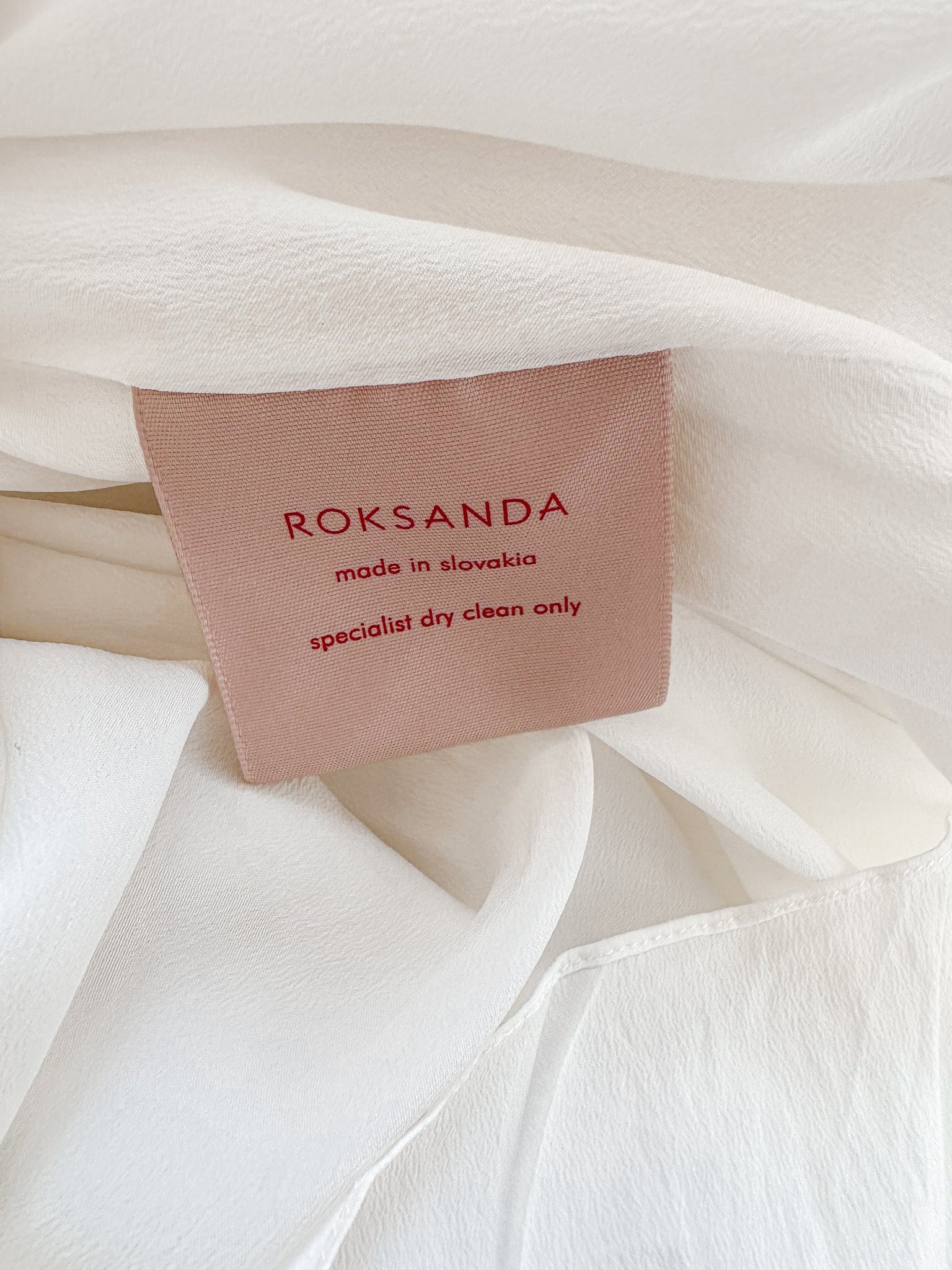 Robe de mariée Anaisa en taffetas ivoire à col montant Roksanda