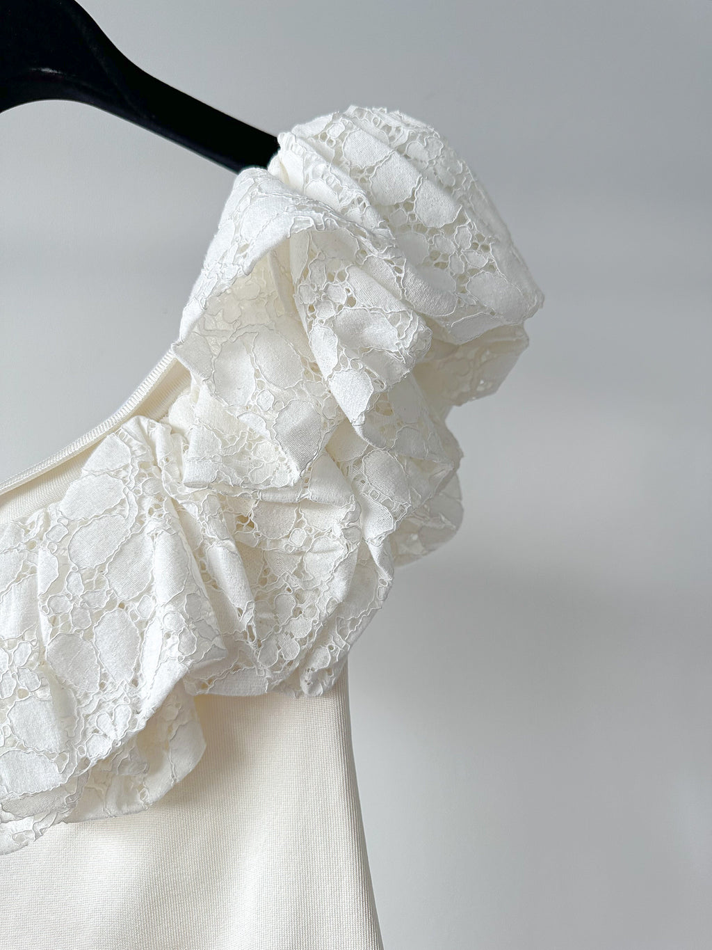 Alexandra Vauthier White Voluminous Ruffle Trim Off Shoulder Mini Dress - House Of Huntington