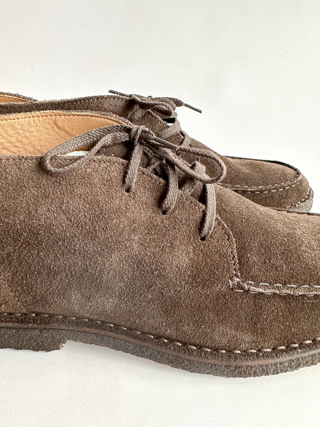 crosby moc-toe chukka boot tobacco suede Drake's Brown Boots Crafted from a premium roughout suede Drakes Crosby | eBay