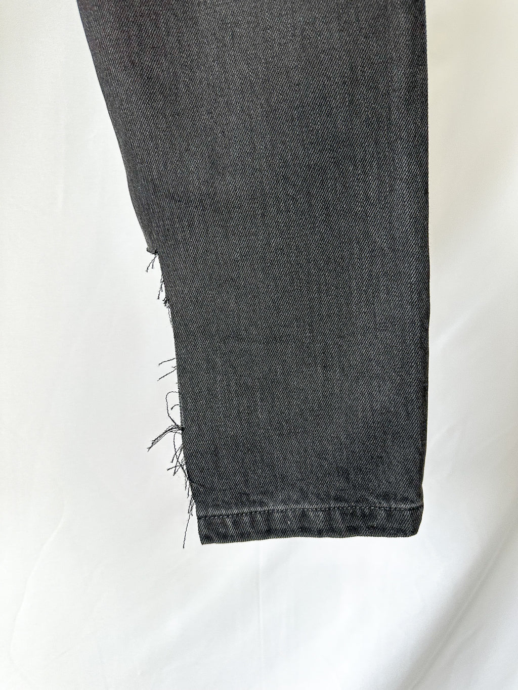 Jean droit en coton biologique noir Raey