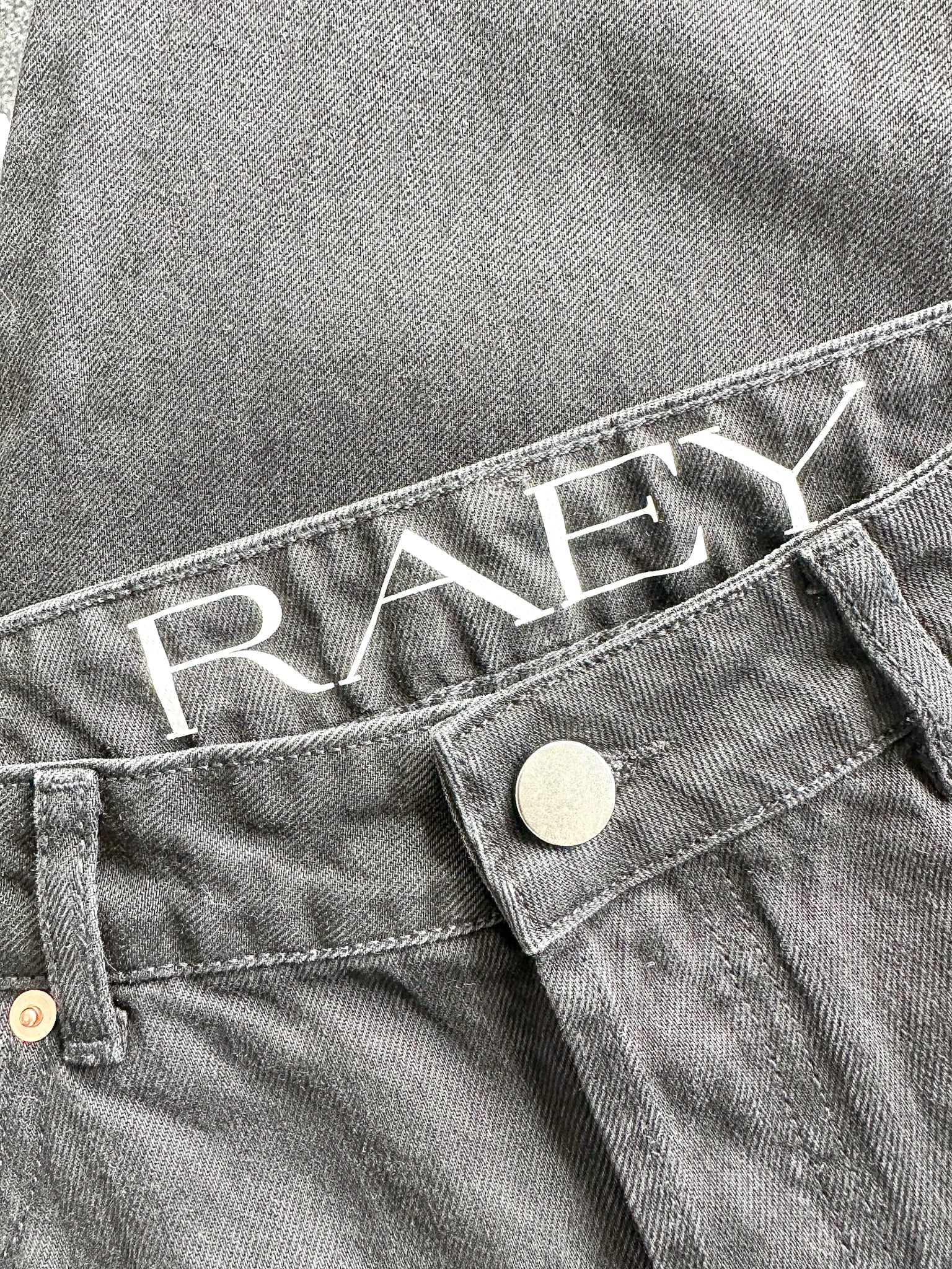Jean droit en coton biologique noir Raey