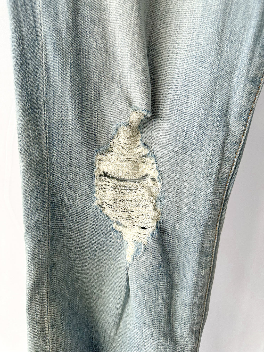 Good American Good Cuts Light Blue Distressed Jeans