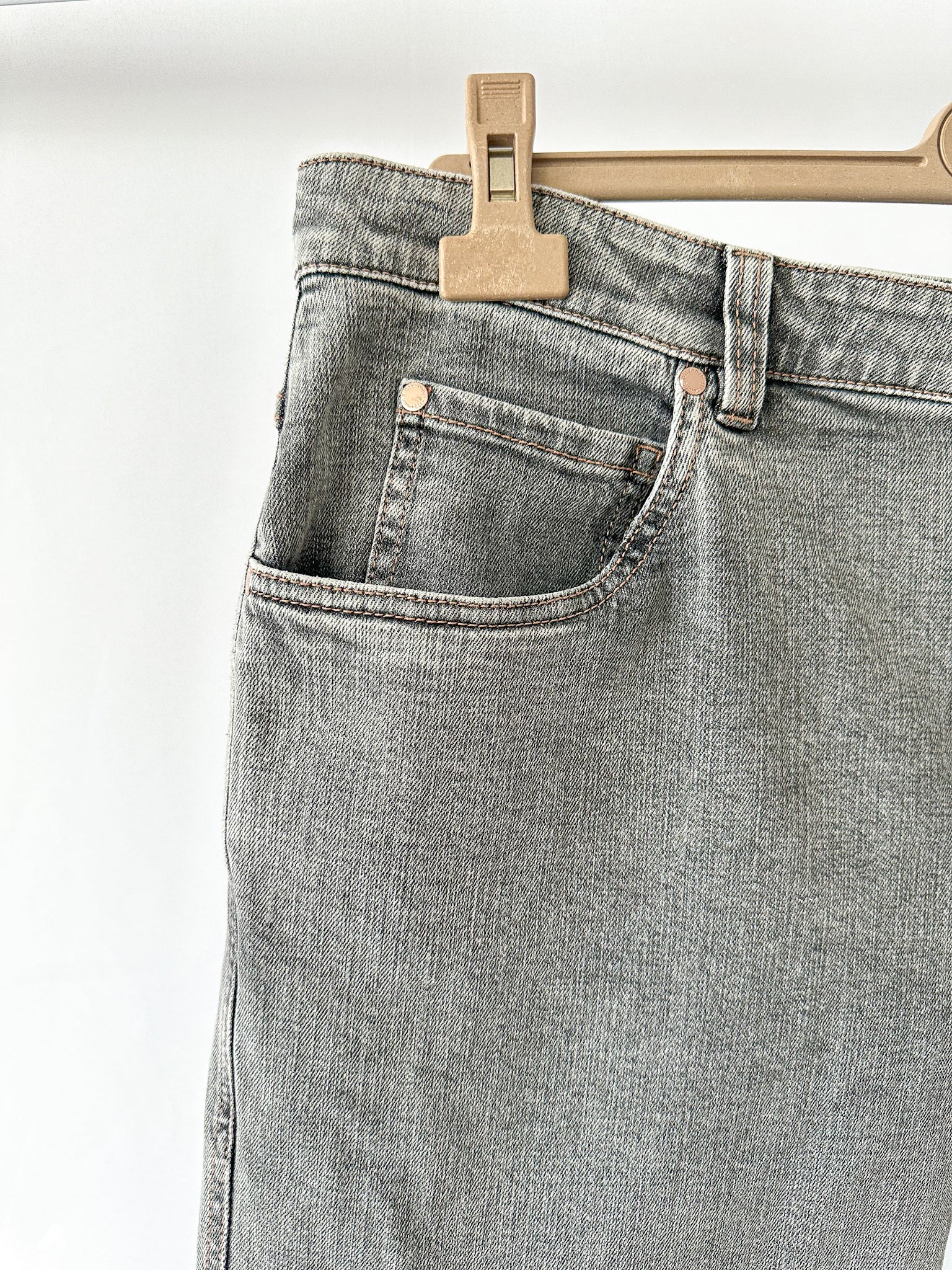 Brunello Cucinelli Grey The Boyish Tapered Hem Jeans
