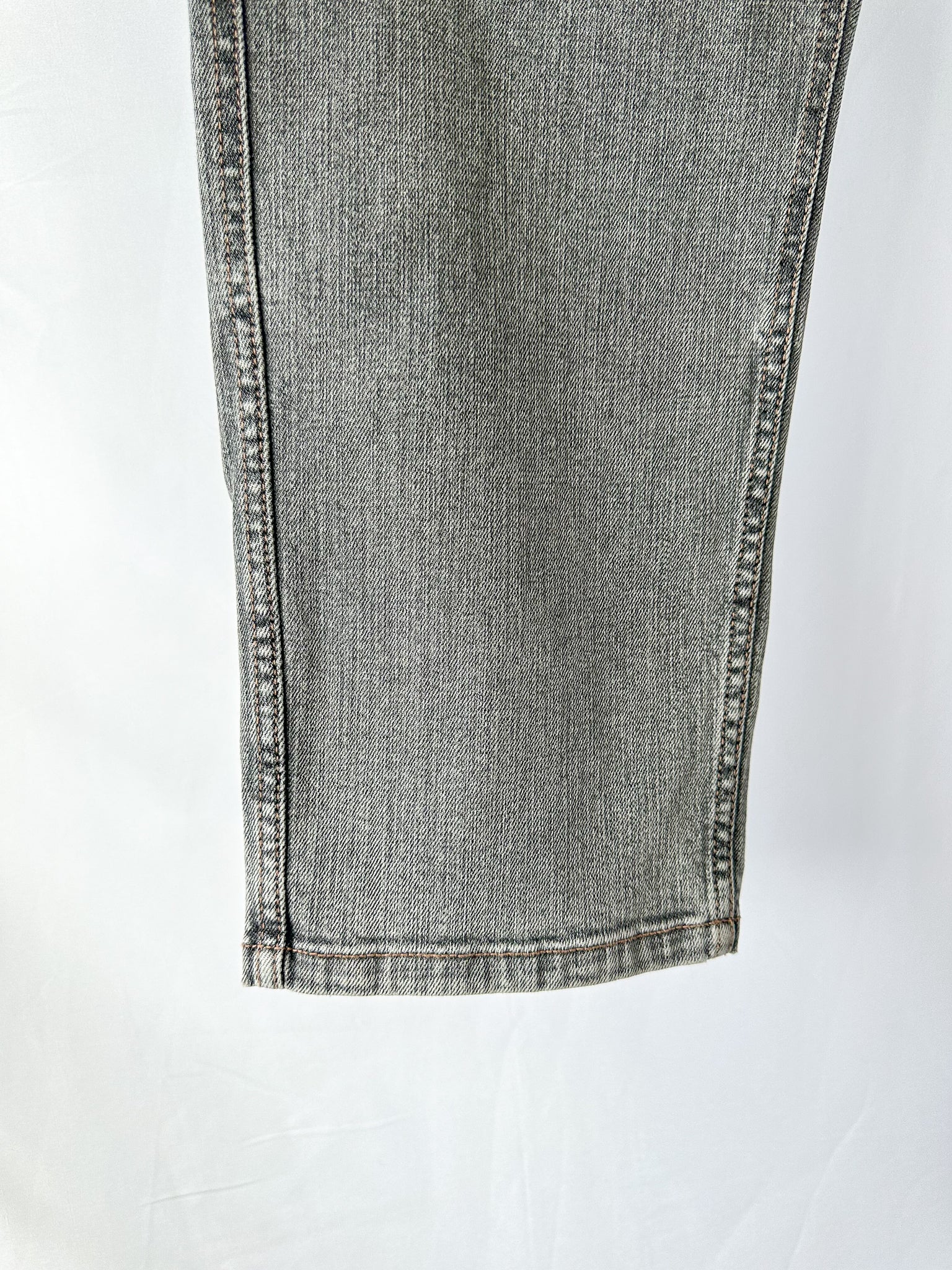 Brunello Cucinelli Grey The Boyish Tapered Hem Jeans