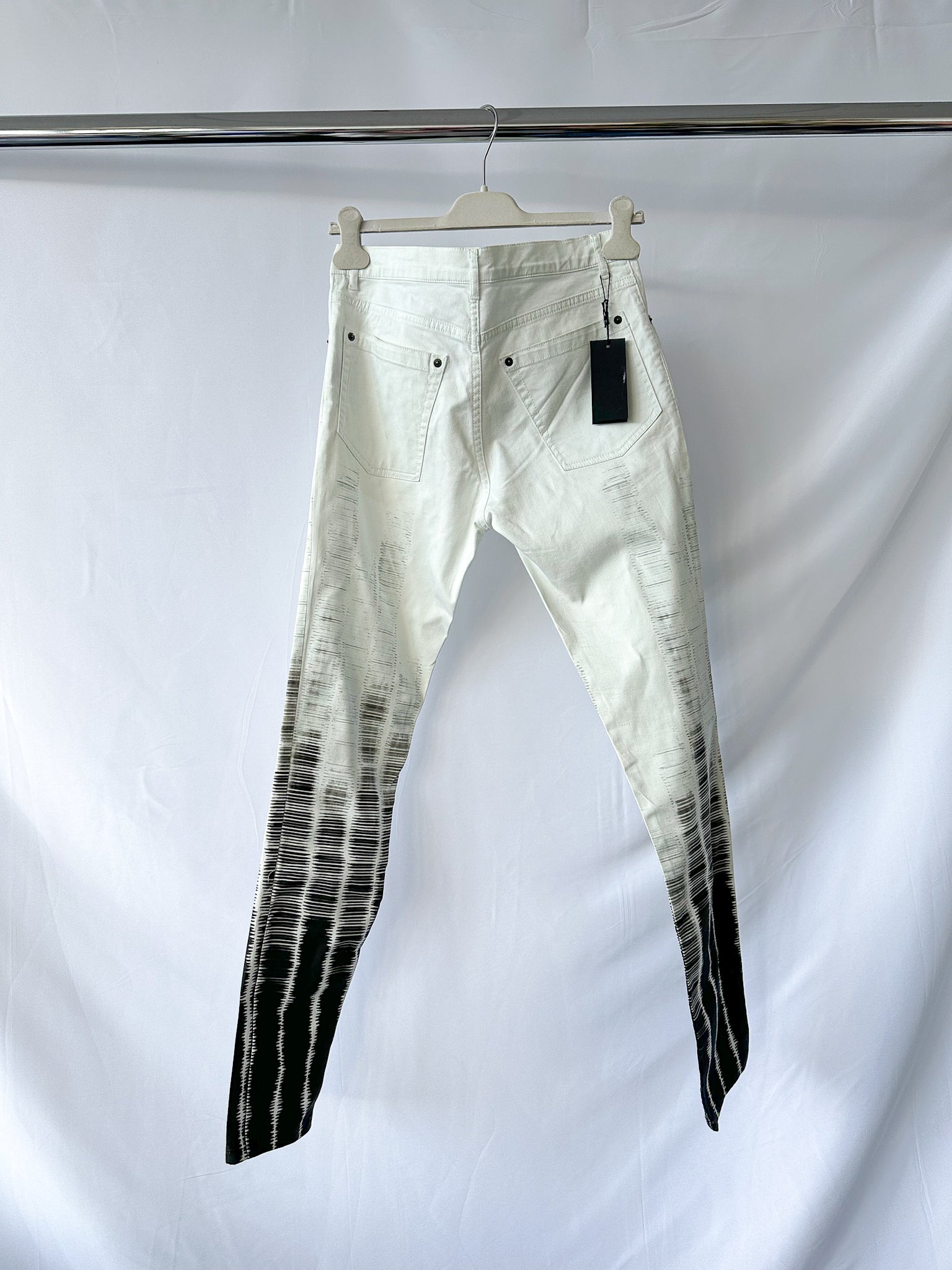 Ann Demeuleester Weiße Hose mit Streifendetail