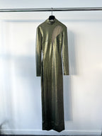 Robe longue verte à paillettes et col montant, manches longues et détails en maille, de David Koma, assortie à la mode exclusive