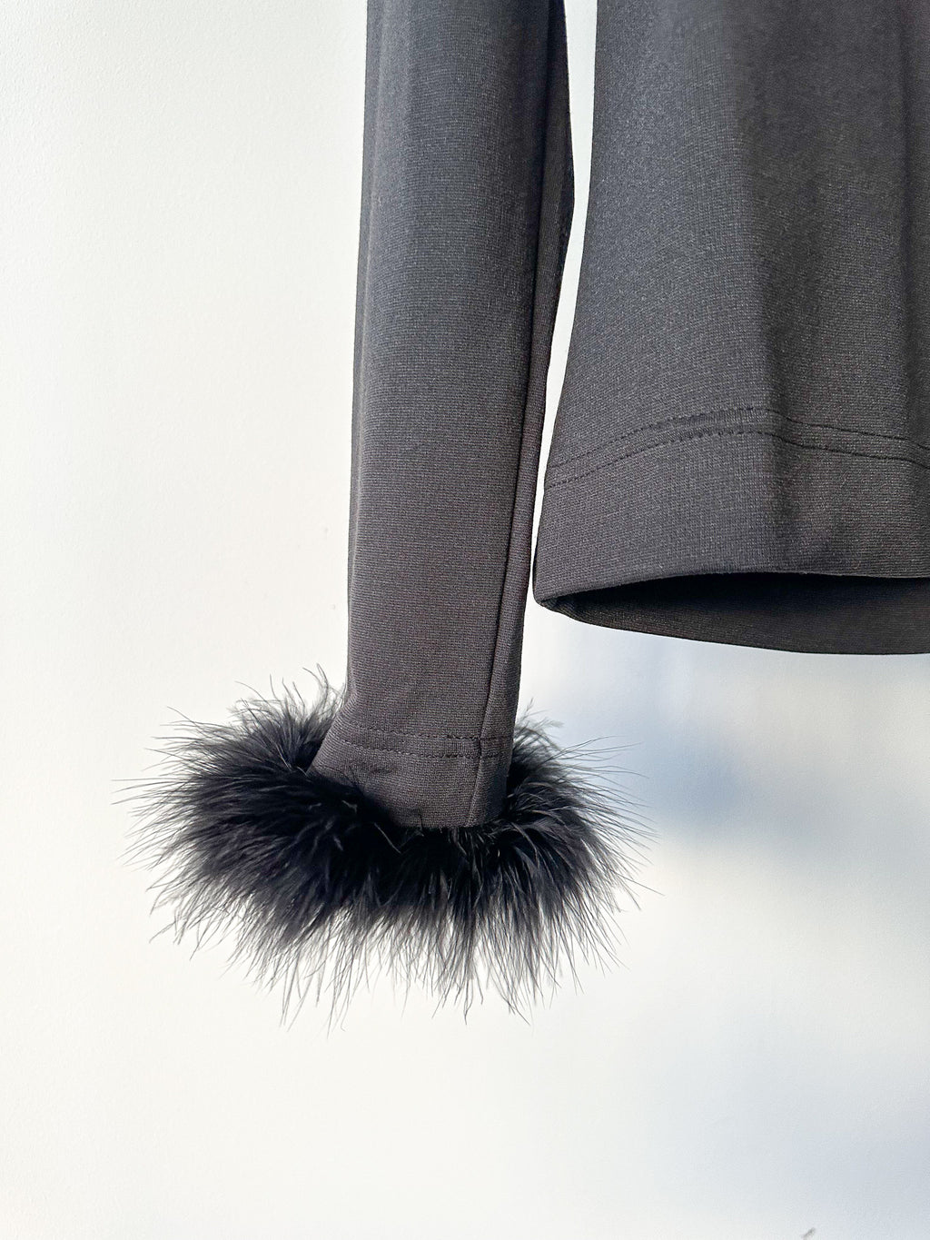 Sleeper The Weekend Chic Black Feather-Trim Pyjama Set