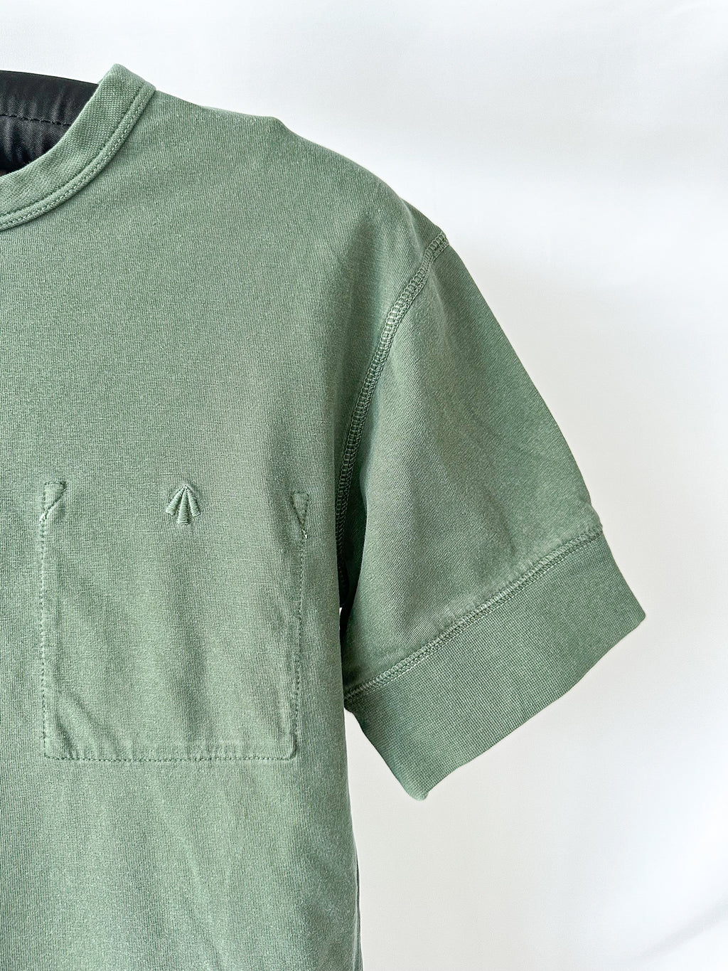 تي شيرت عسكري دنيم أزرق من Nigel Cabourn