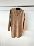 Robe pull camel à col en V en laine Taluka de DRIES VAN NOTEN