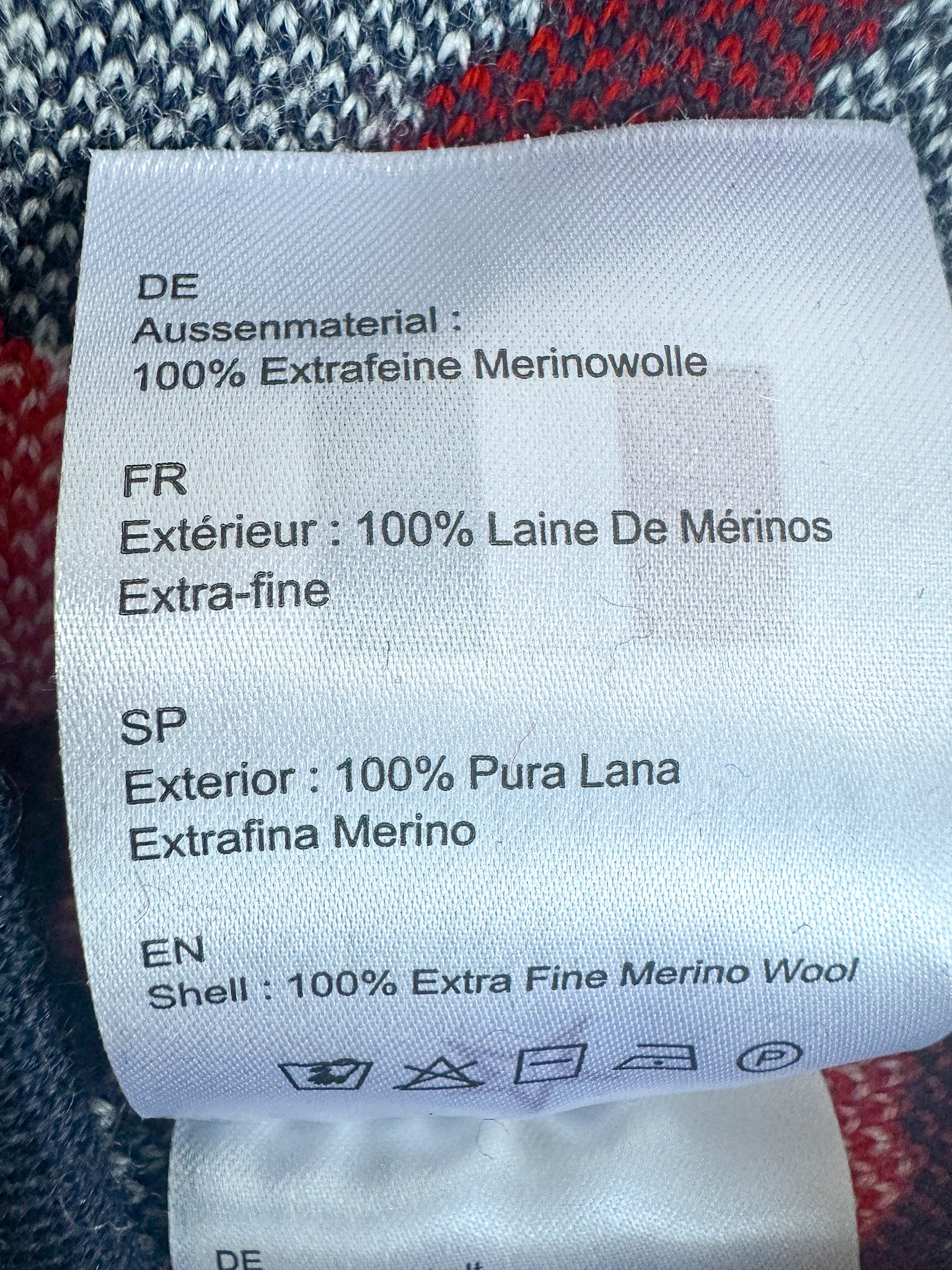 Perfect Moment Bobble Knit Ski Star Print Logo Beanie Hat