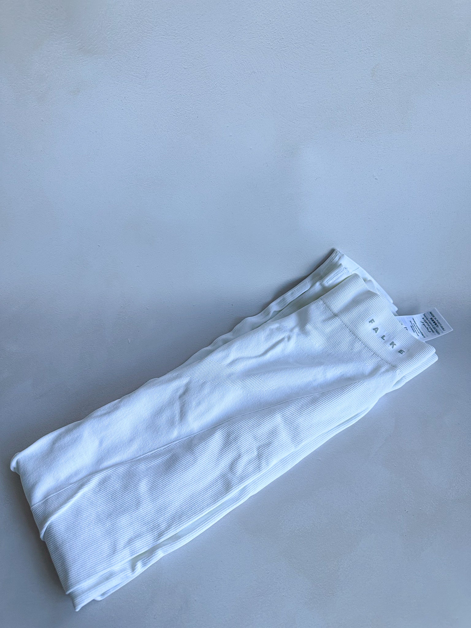 FALKE Maximum Warm Ergonomic Sport System White Ski Base Layer Leggings