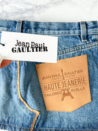 Mini-jupe en jean à grand logo Jean Paul Gaultier Haute Jeanerie