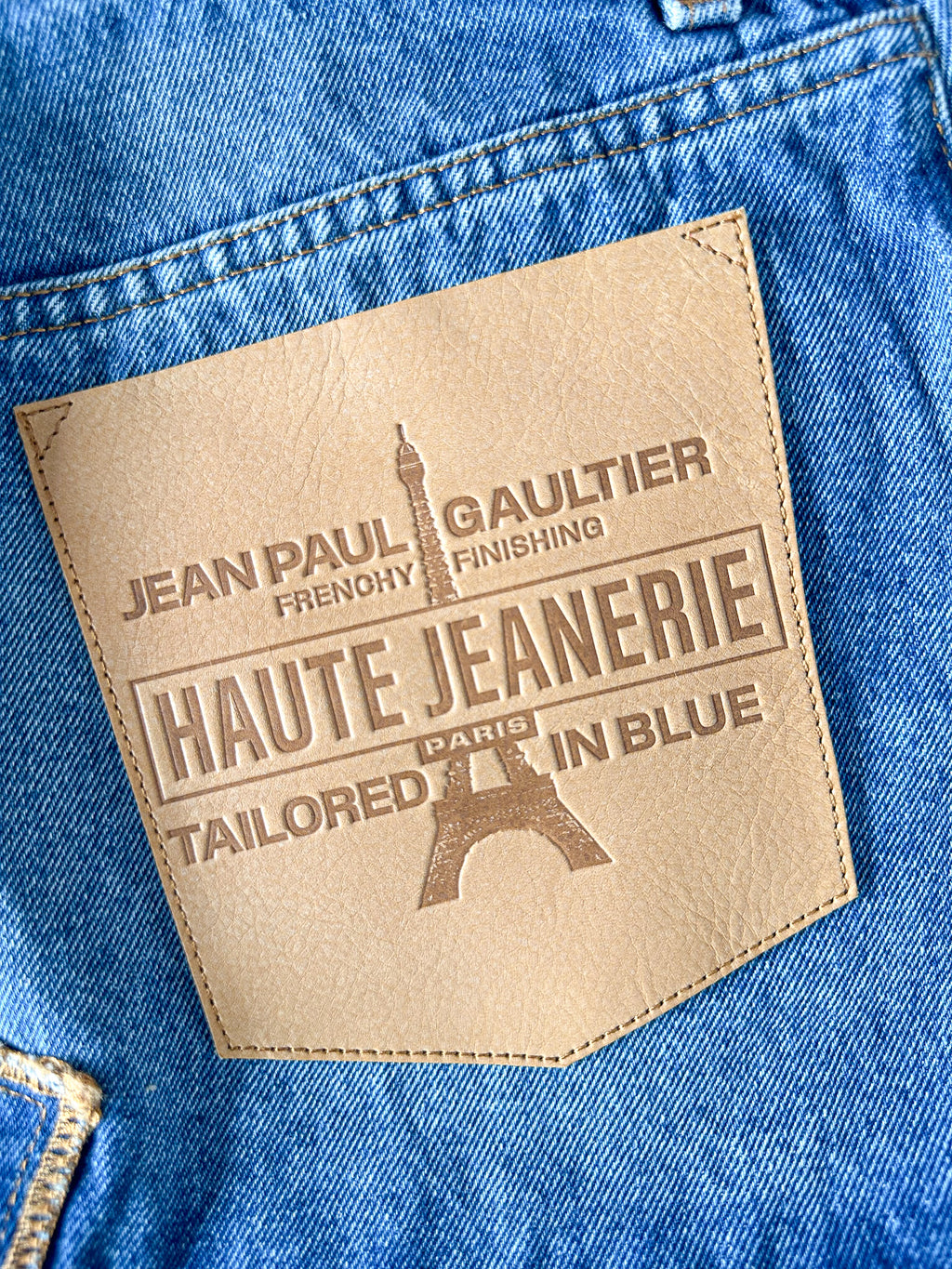 Mini-jupe en jean à grand logo Jean Paul Gaultier Haute Jeanerie
