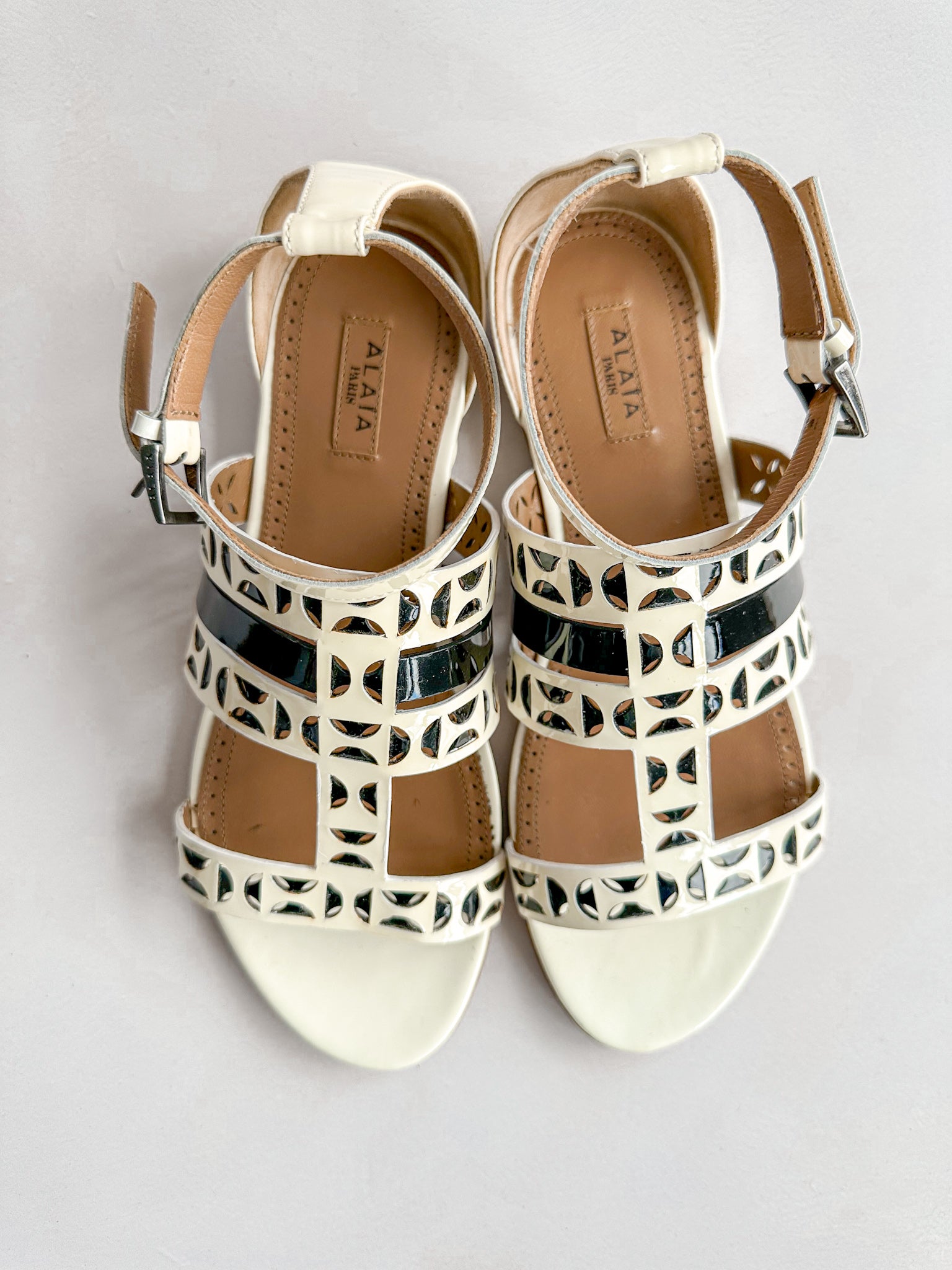 ALAÏA Beige Laser-Cut Leather Sandals